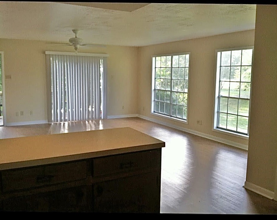 40 County Road 2213 Property Photo 7