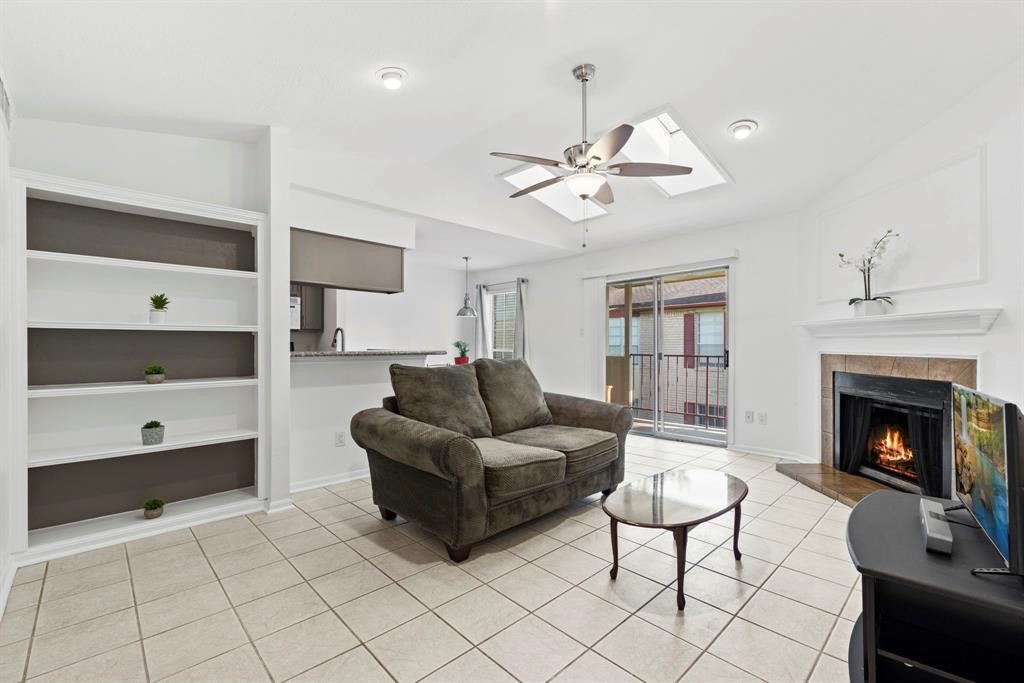 2120 El Paseo Street 2206 Property Photo 3