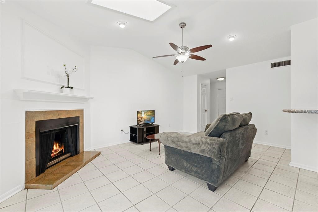 2120 El Paseo Street 2206 Property Photo 4
