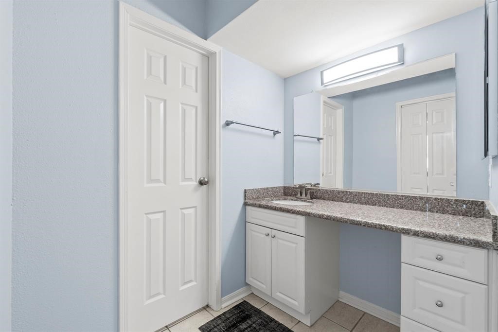 2120 El Paseo Street 2206 Property Photo 6