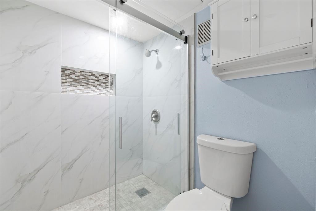 2120 El Paseo Street 2206 Property Photo 7