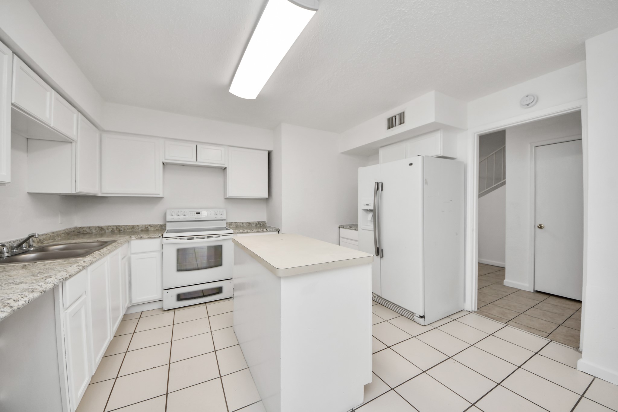 15534 Weldon Drive Property Photo 10