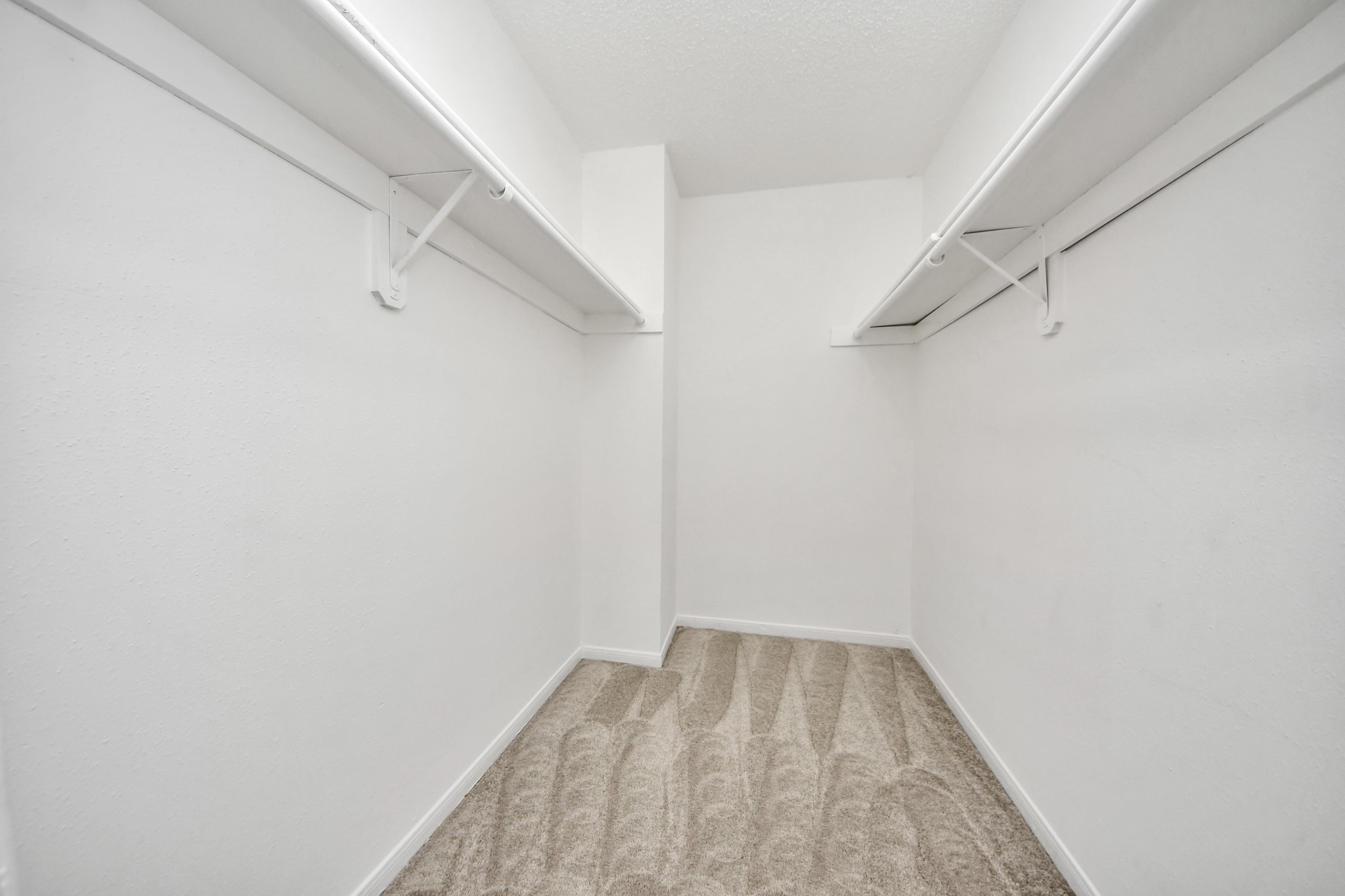 15534 Weldon Drive Property Photo 37