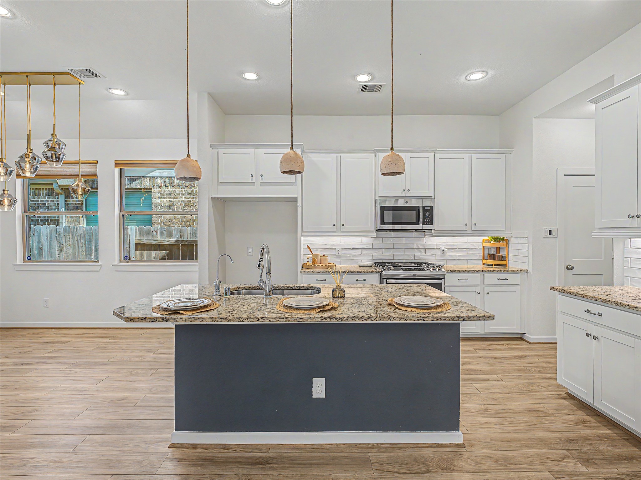 6019 Dovetail Cliff Court Property Photo 10