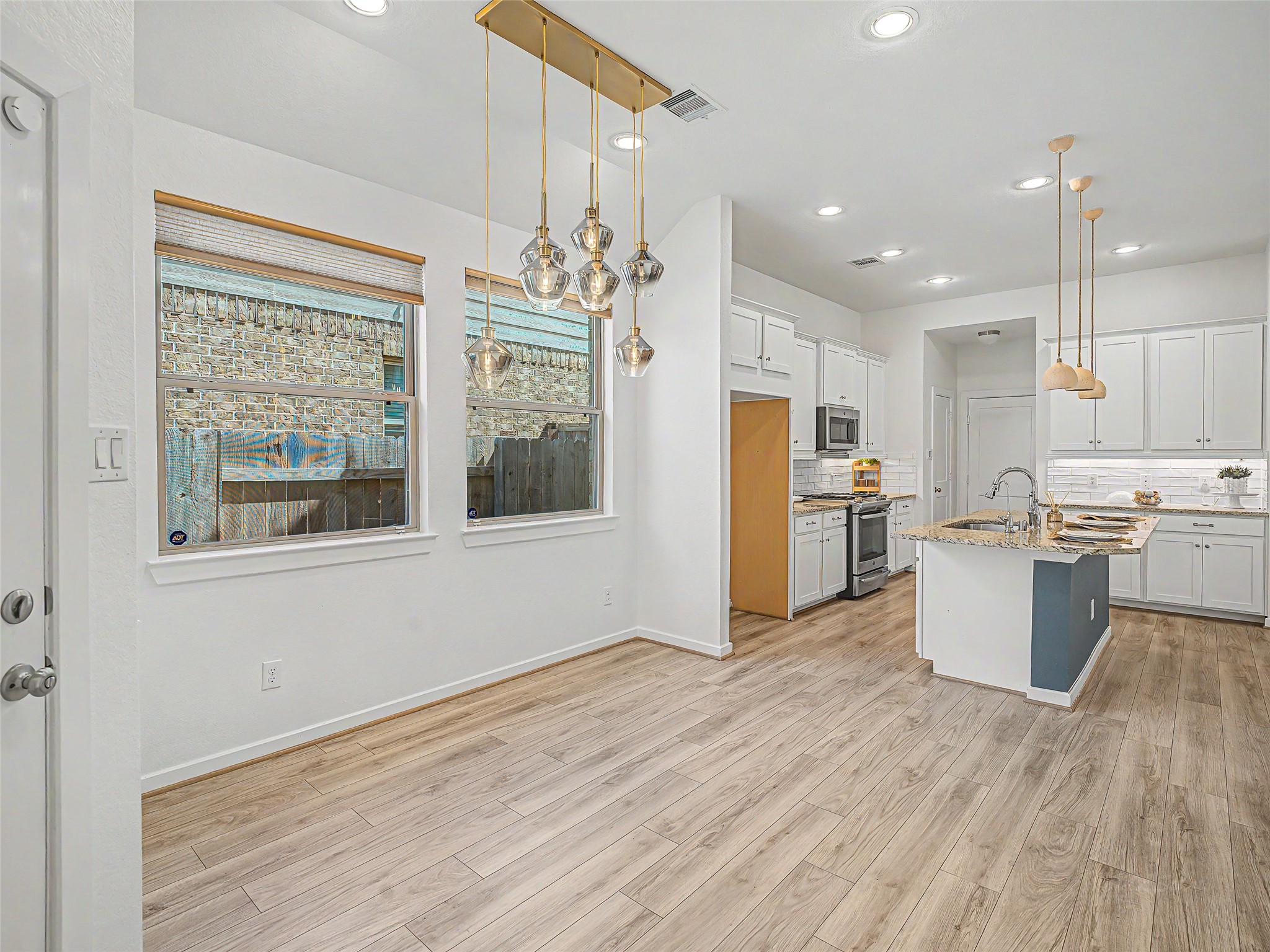 6019 Dovetail Cliff Court Property Photo 15