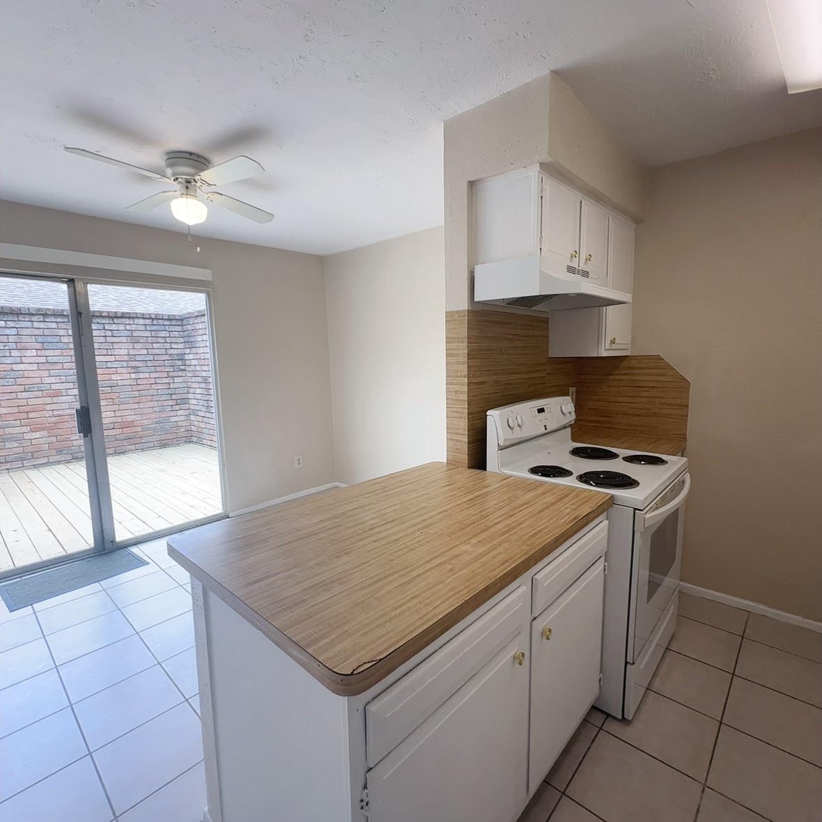 6518 S Briar Bayou Drive Property Photo 1