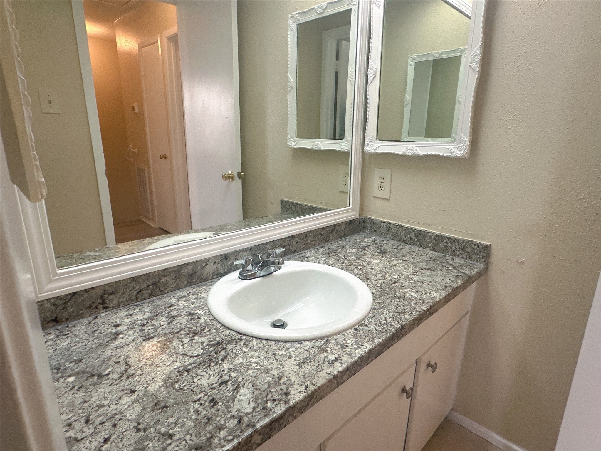 6518 S Briar Bayou Drive Property Photo 23