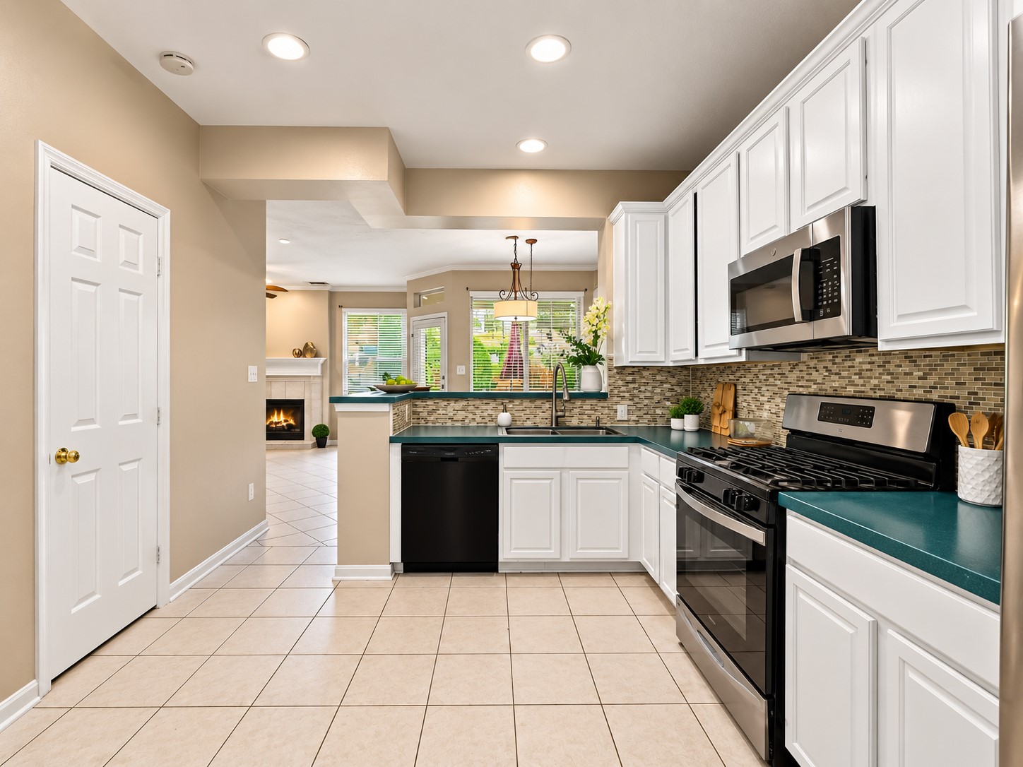 38 Scotch Pine Court Property Photo 17
