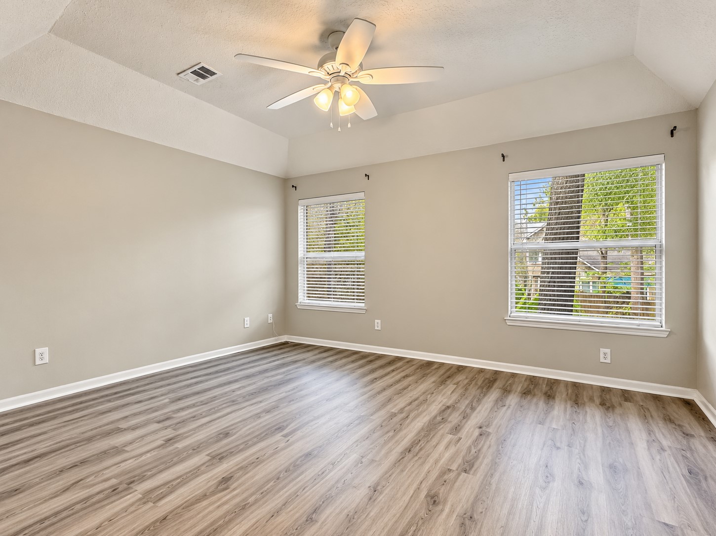 38 Scotch Pine Court Property Photo 23