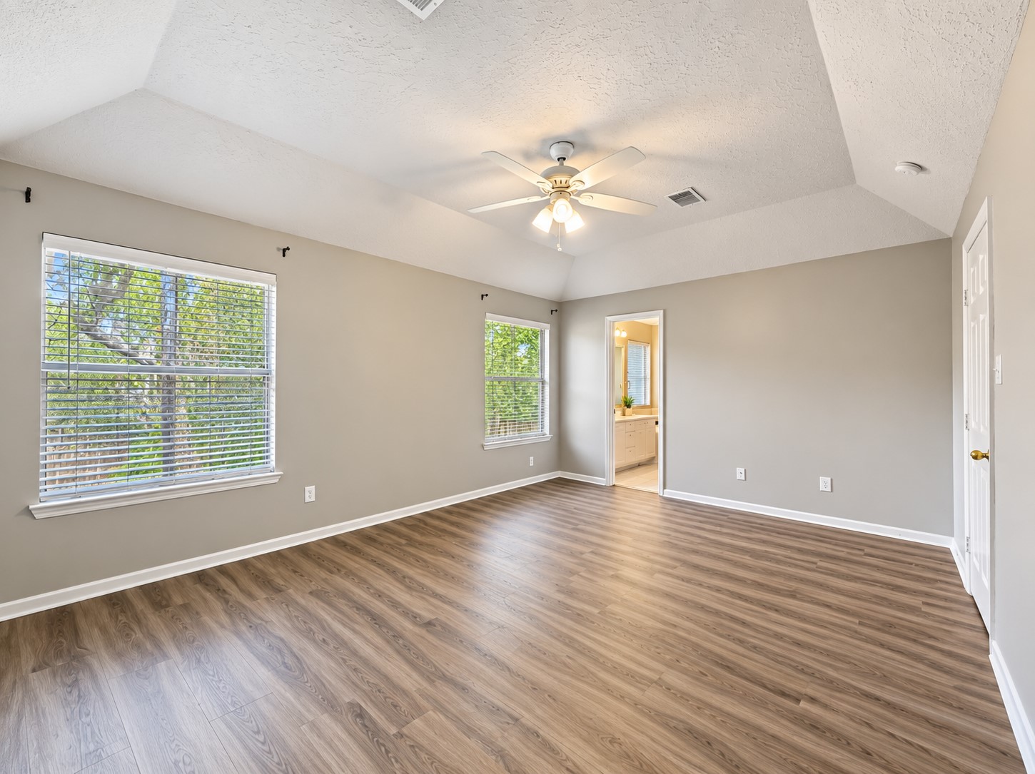 38 Scotch Pine Court Property Photo 26