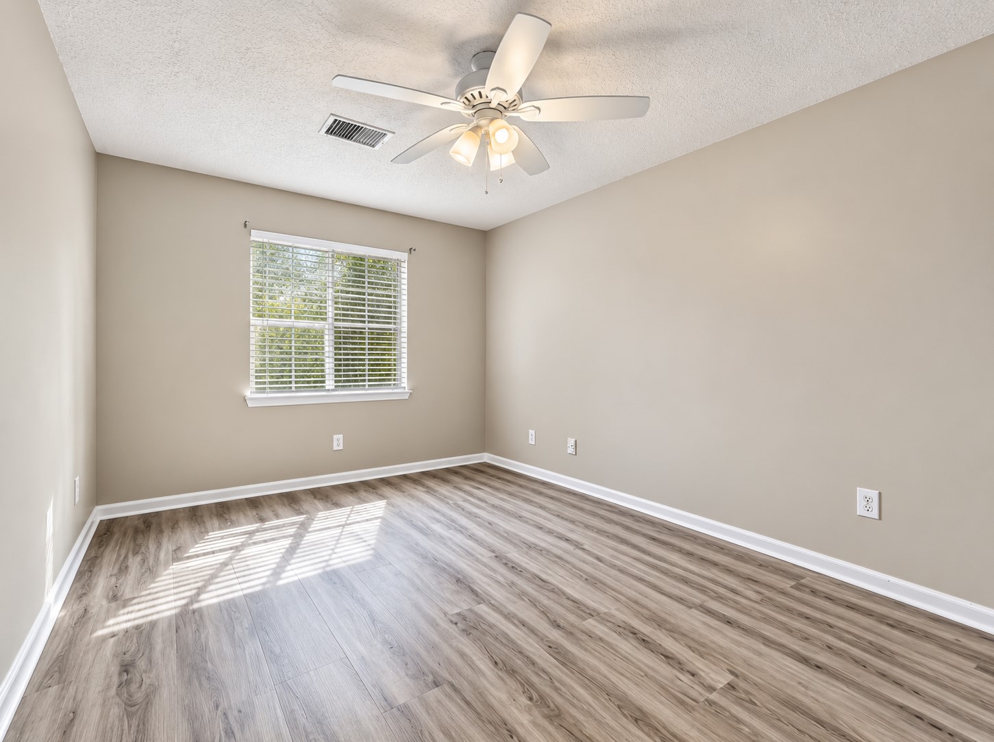 38 Scotch Pine Court Property Photo 32