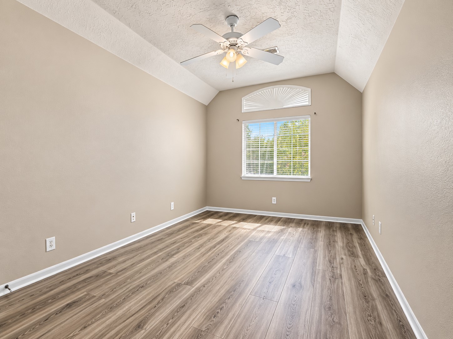 38 Scotch Pine Court Property Photo 36