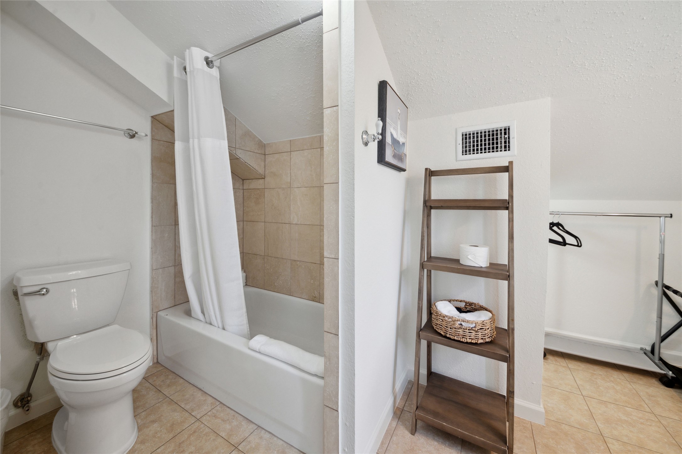 1105 Tulane Street B Property Photo 18