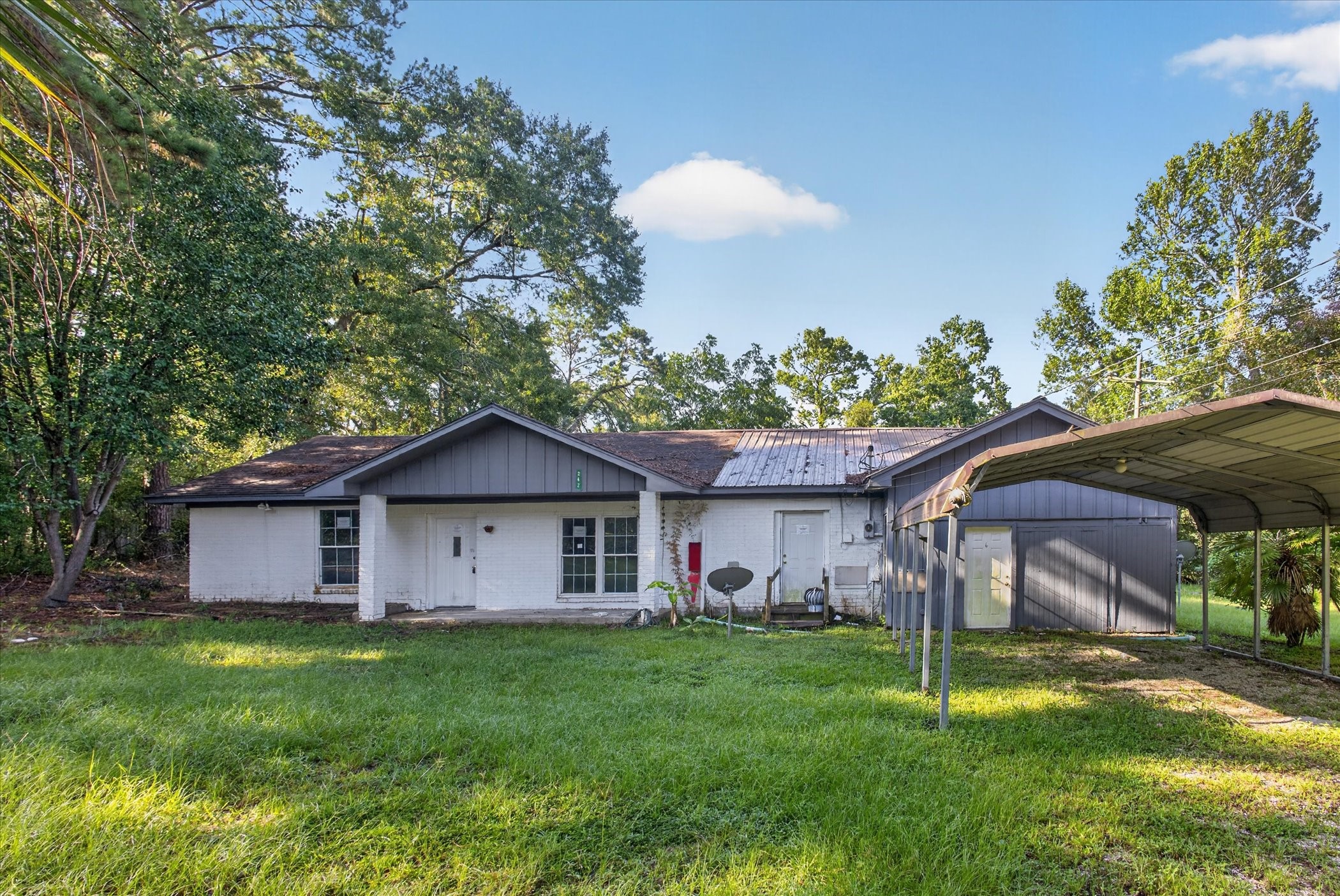 242 Bishop Property Photo 5