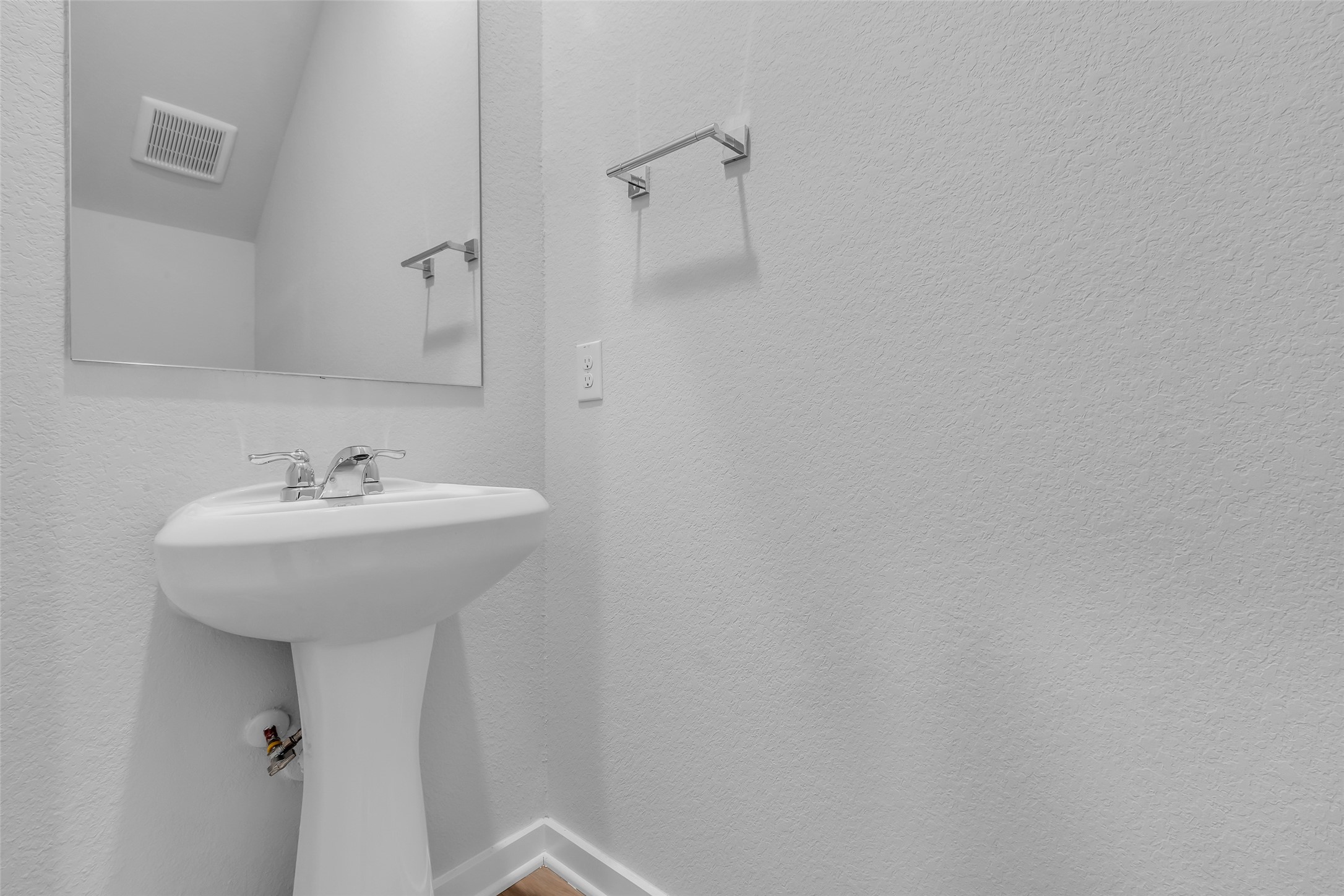 8442 Sweet Cherry Lane Property Photo 7