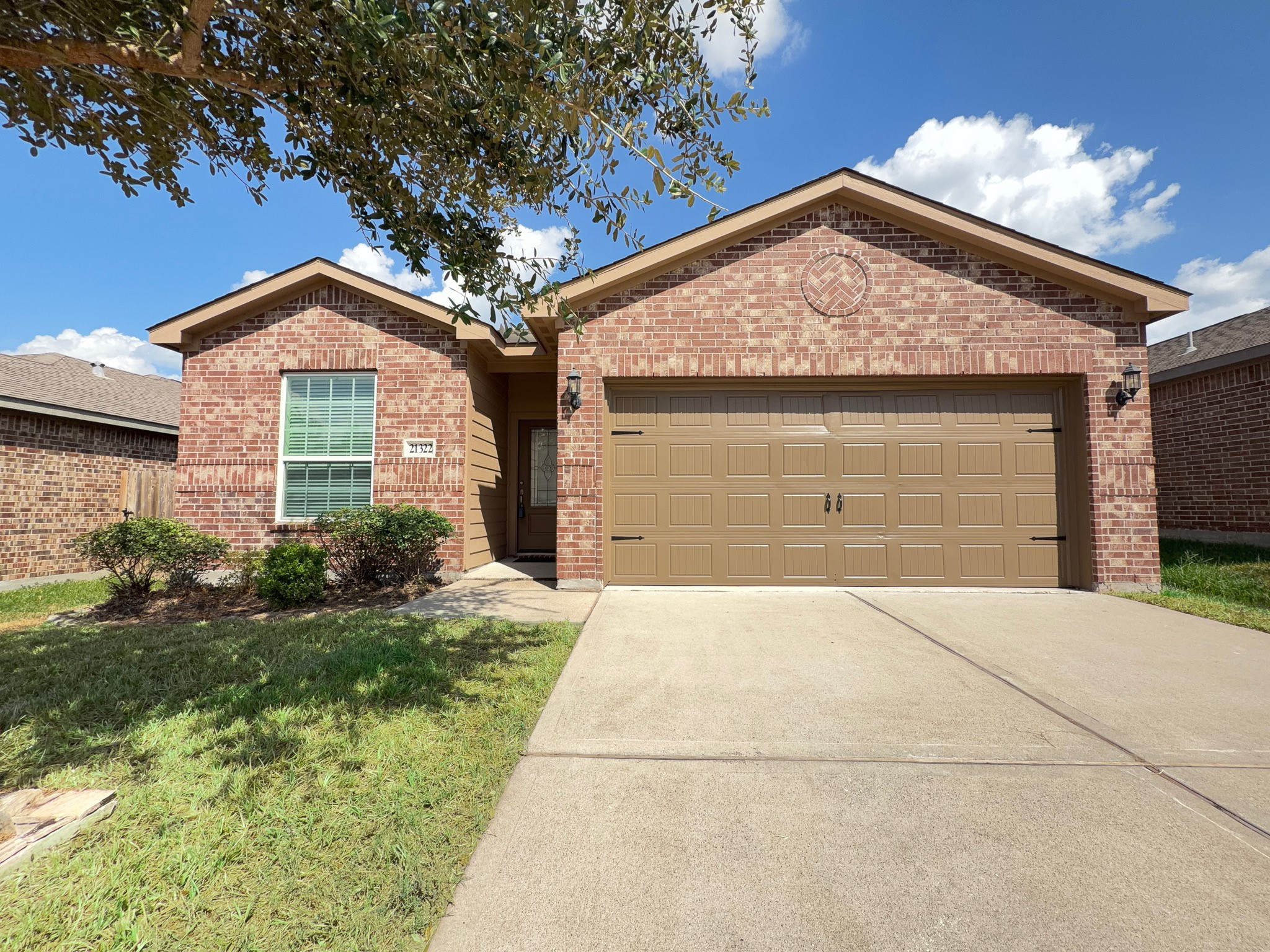 21322 Crimson Orchard Drive Property Photo 3