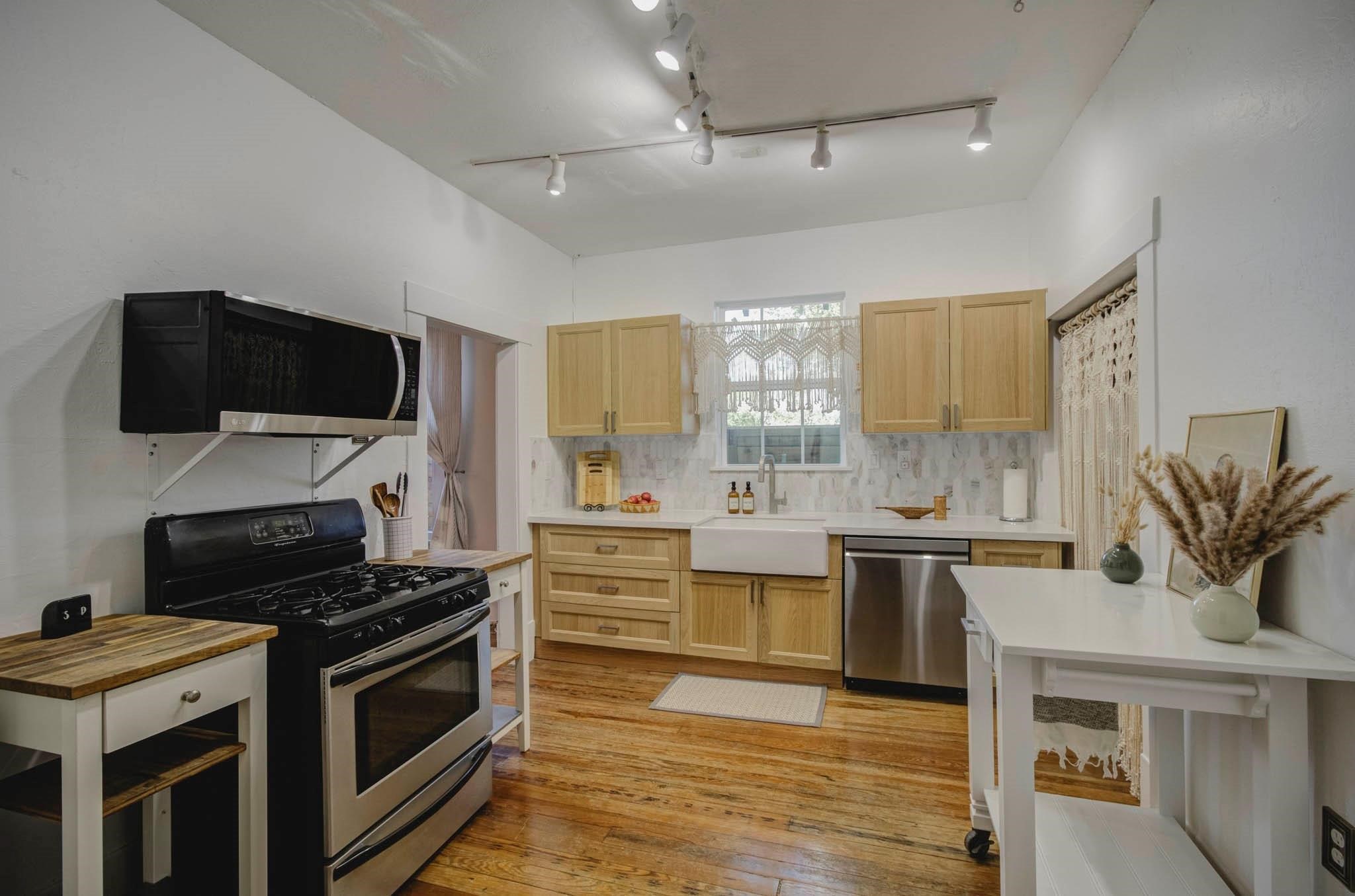 914 Snover Street Property Photo 14
