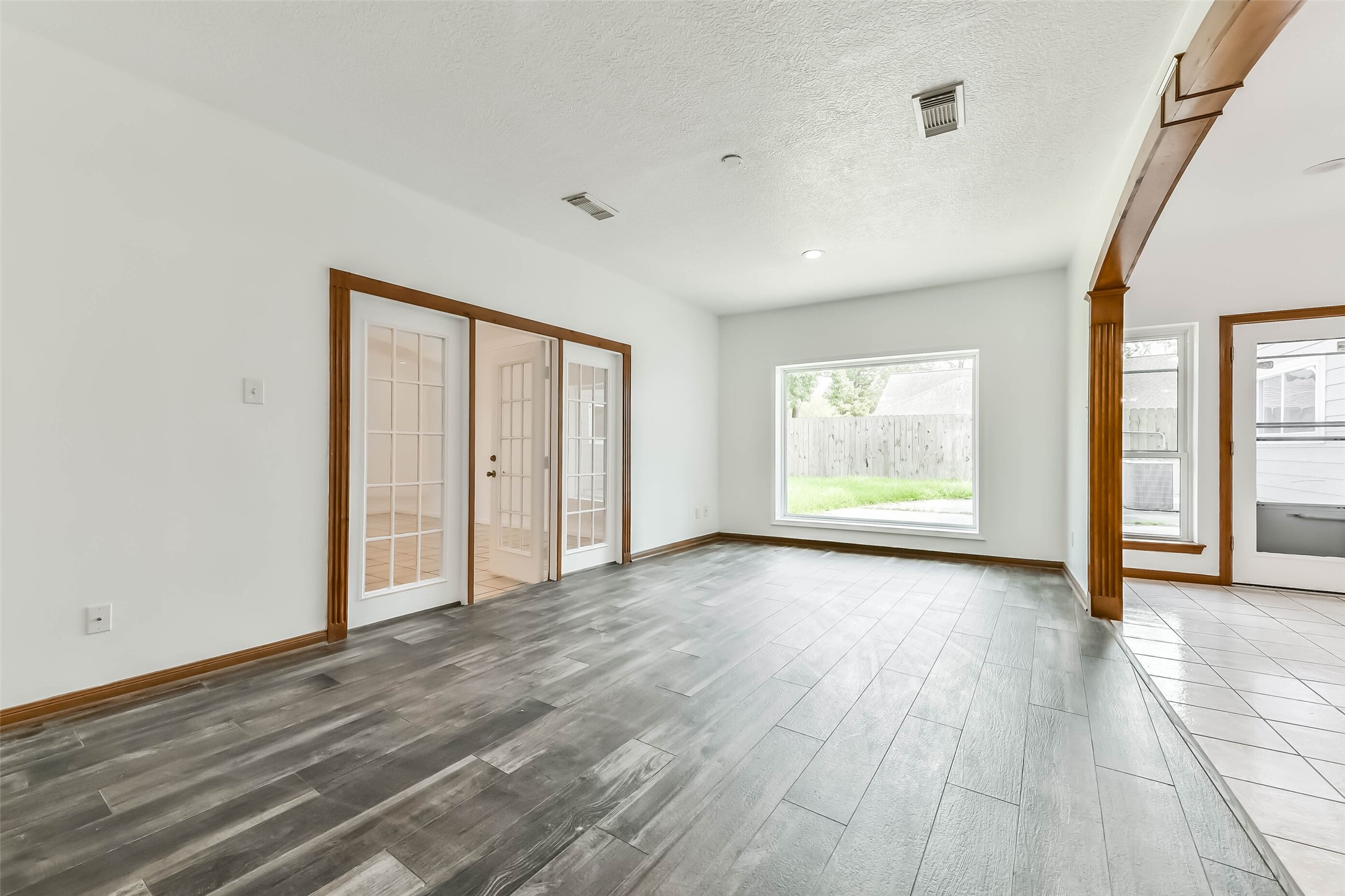 8022 17th Green Drive Property Photo 14
