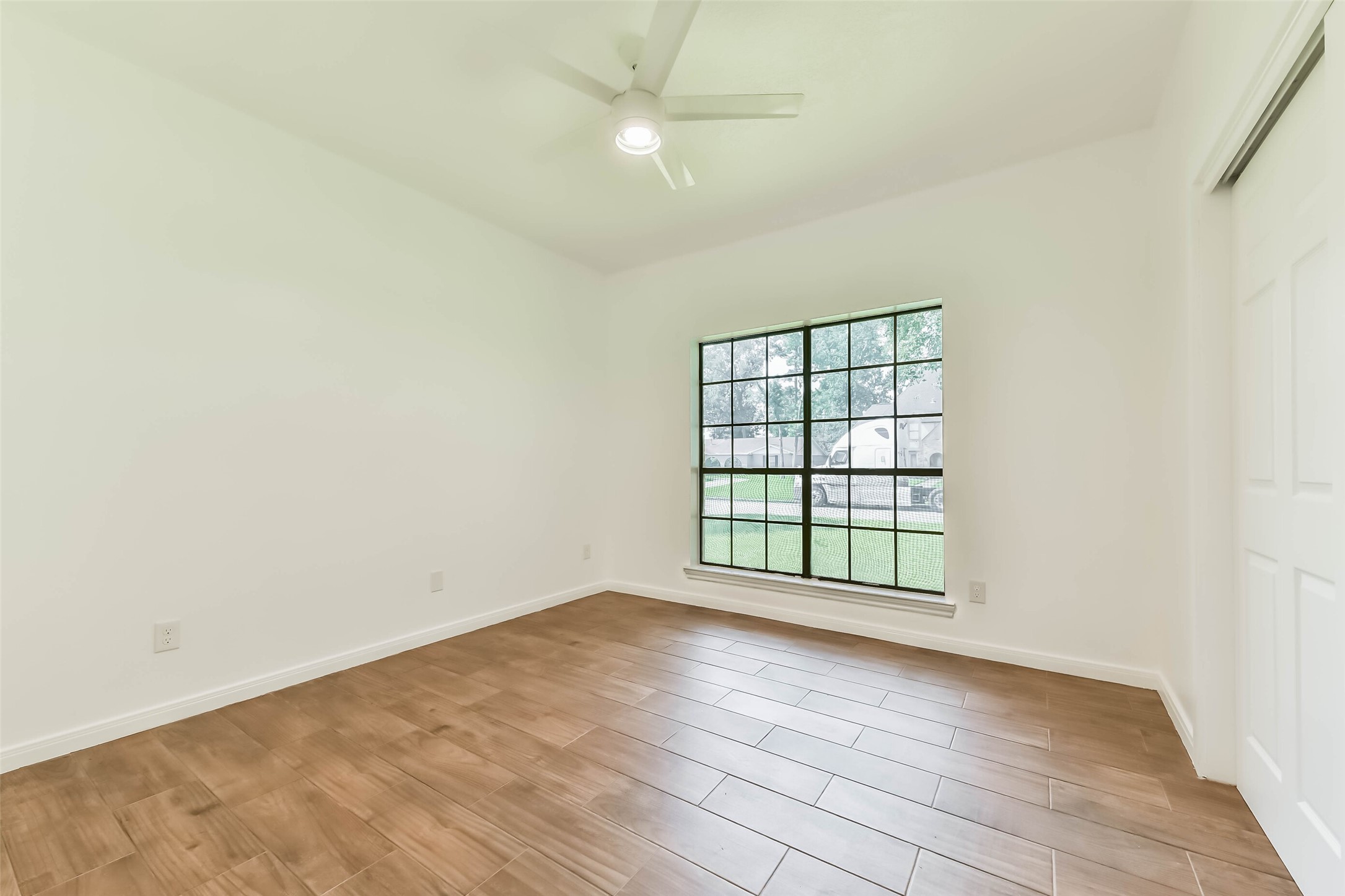 8022 17th Green Drive Property Photo 23
