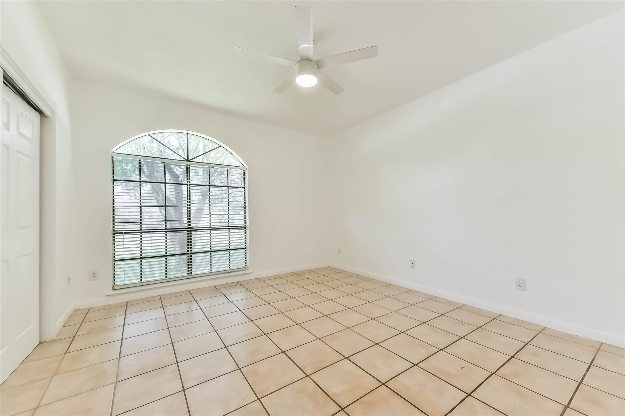 8022 17th Green Drive Property Photo 27