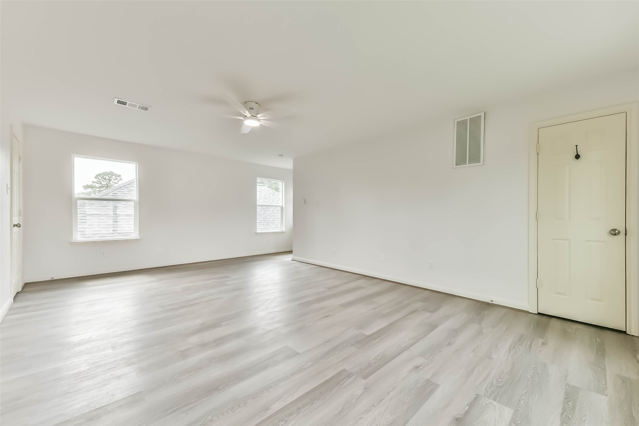 8022 17th Green Drive Property Photo 33