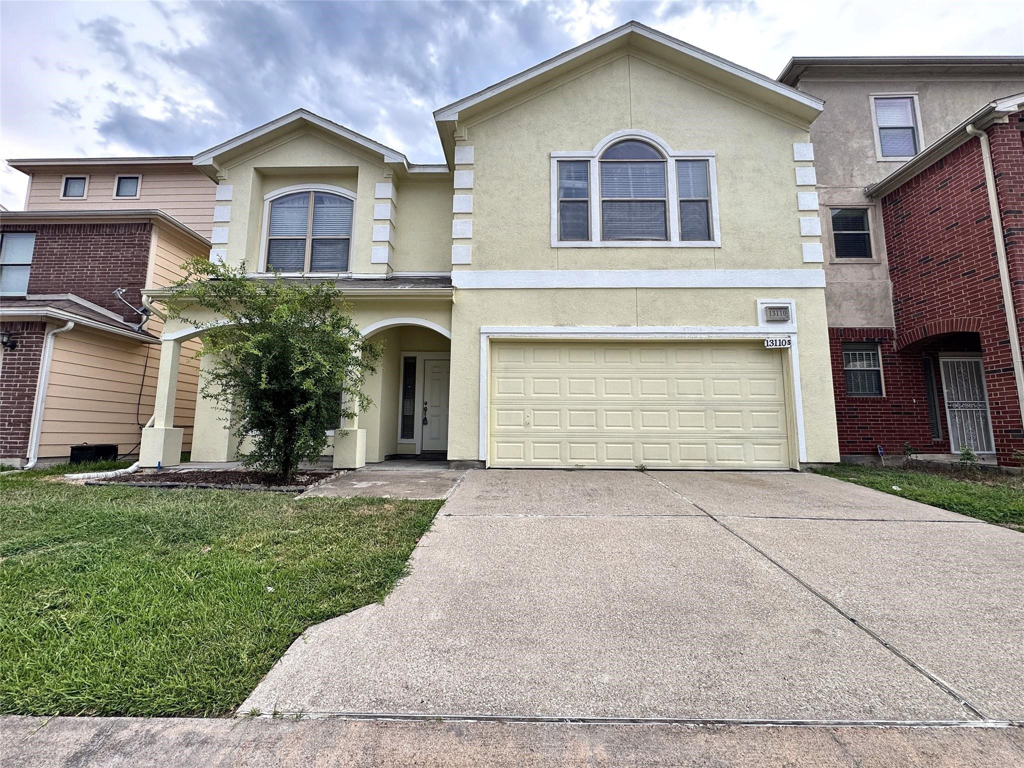 13110 S Bellaire Estates Drive Property Photo 1