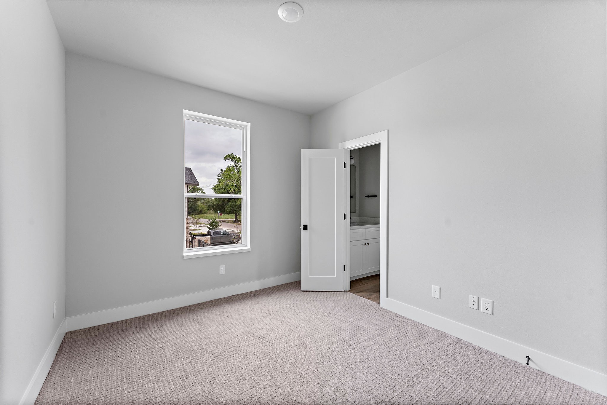 2183 Mansfield Property Photo 15