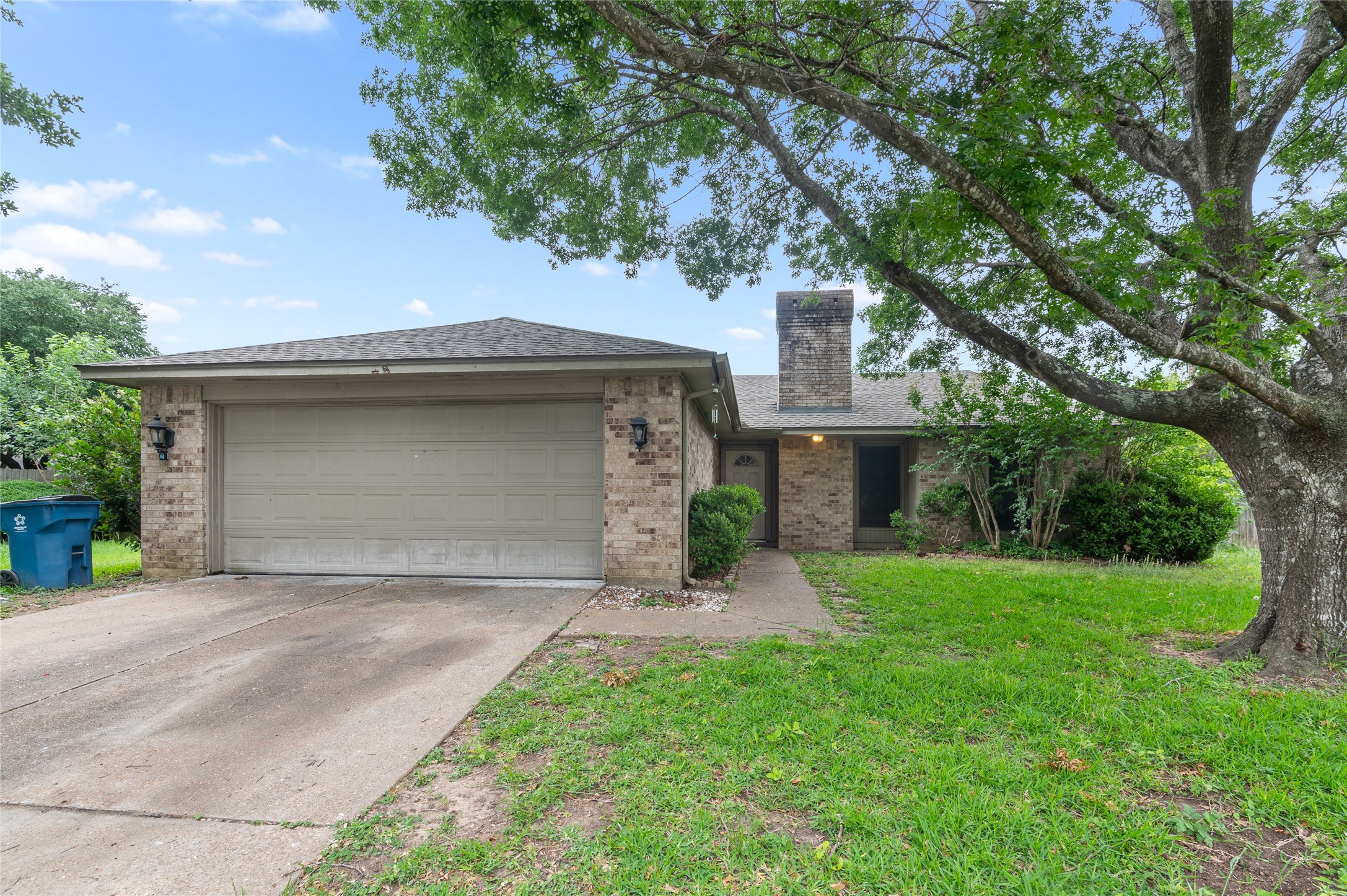 7935 Yellow Pine Drive Property Photo 1
