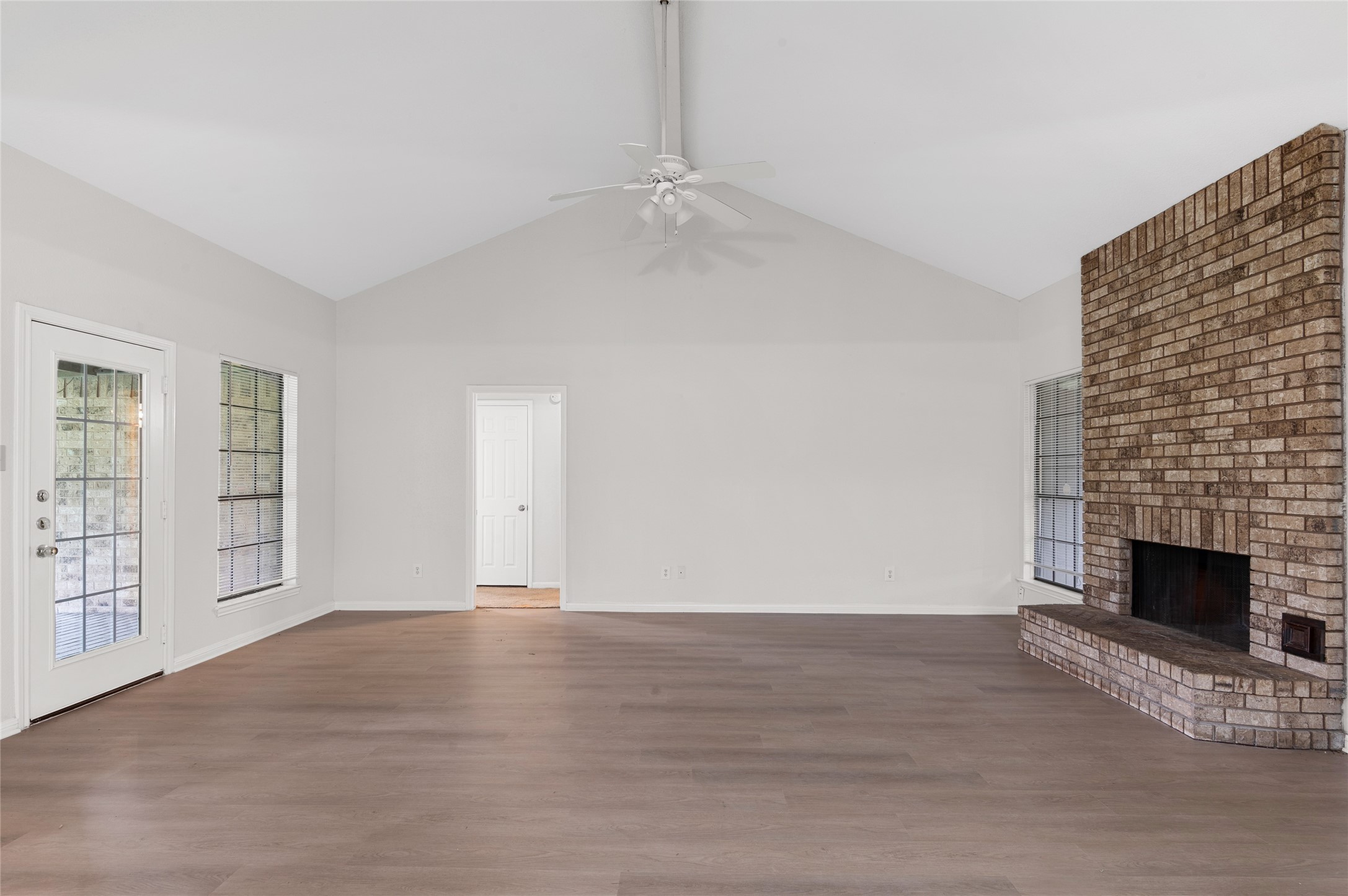 7935 Yellow Pine Drive Property Photo 2