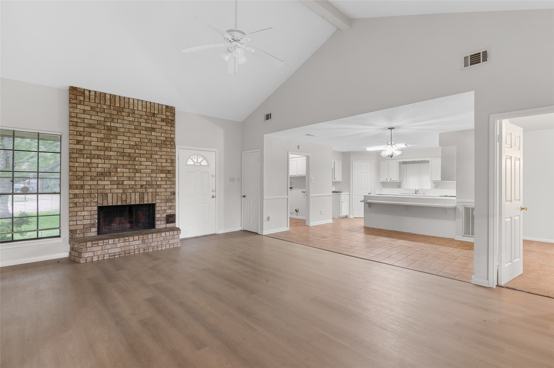 7935 Yellow Pine Drive Property Photo 4