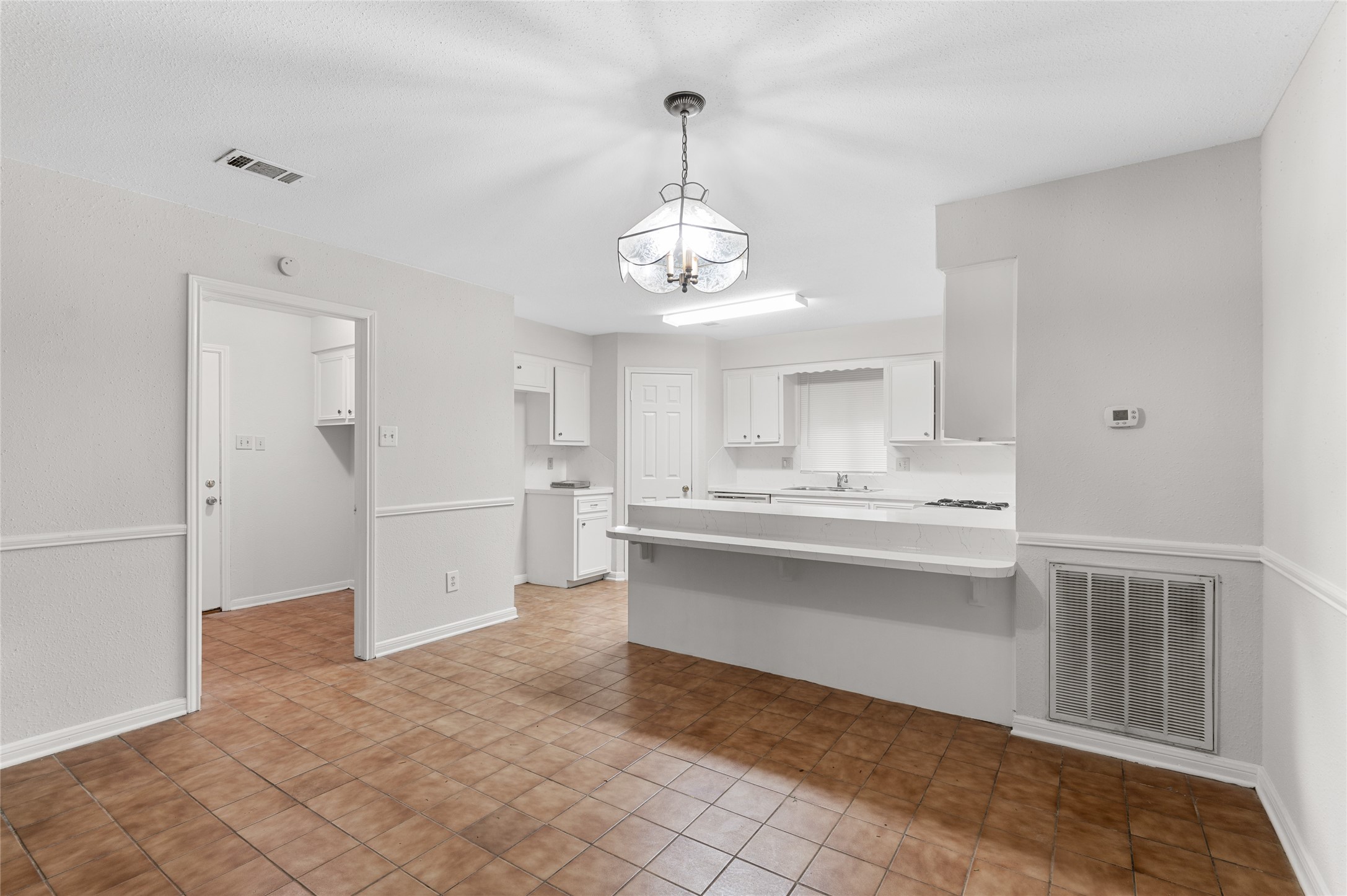 7935 Yellow Pine Drive Property Photo 5