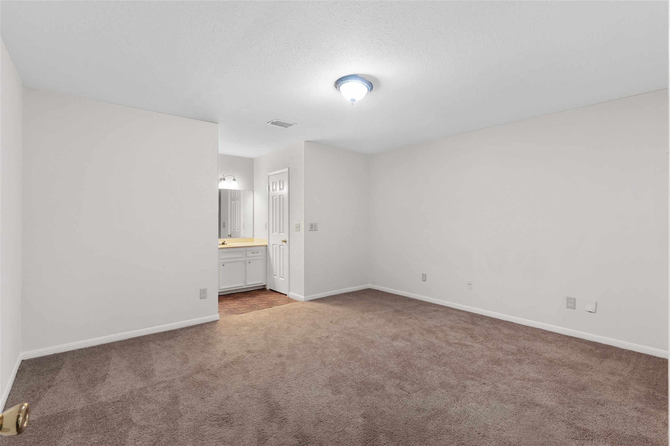 7935 Yellow Pine Drive Property Photo 16