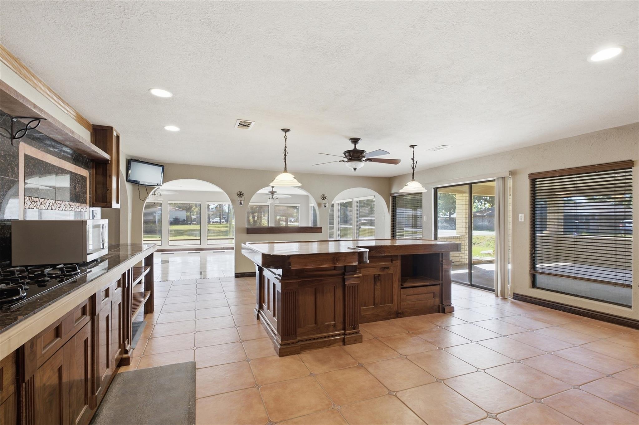 5902 Mccullough Street, Baytown Tx 77521 Property Photo 5