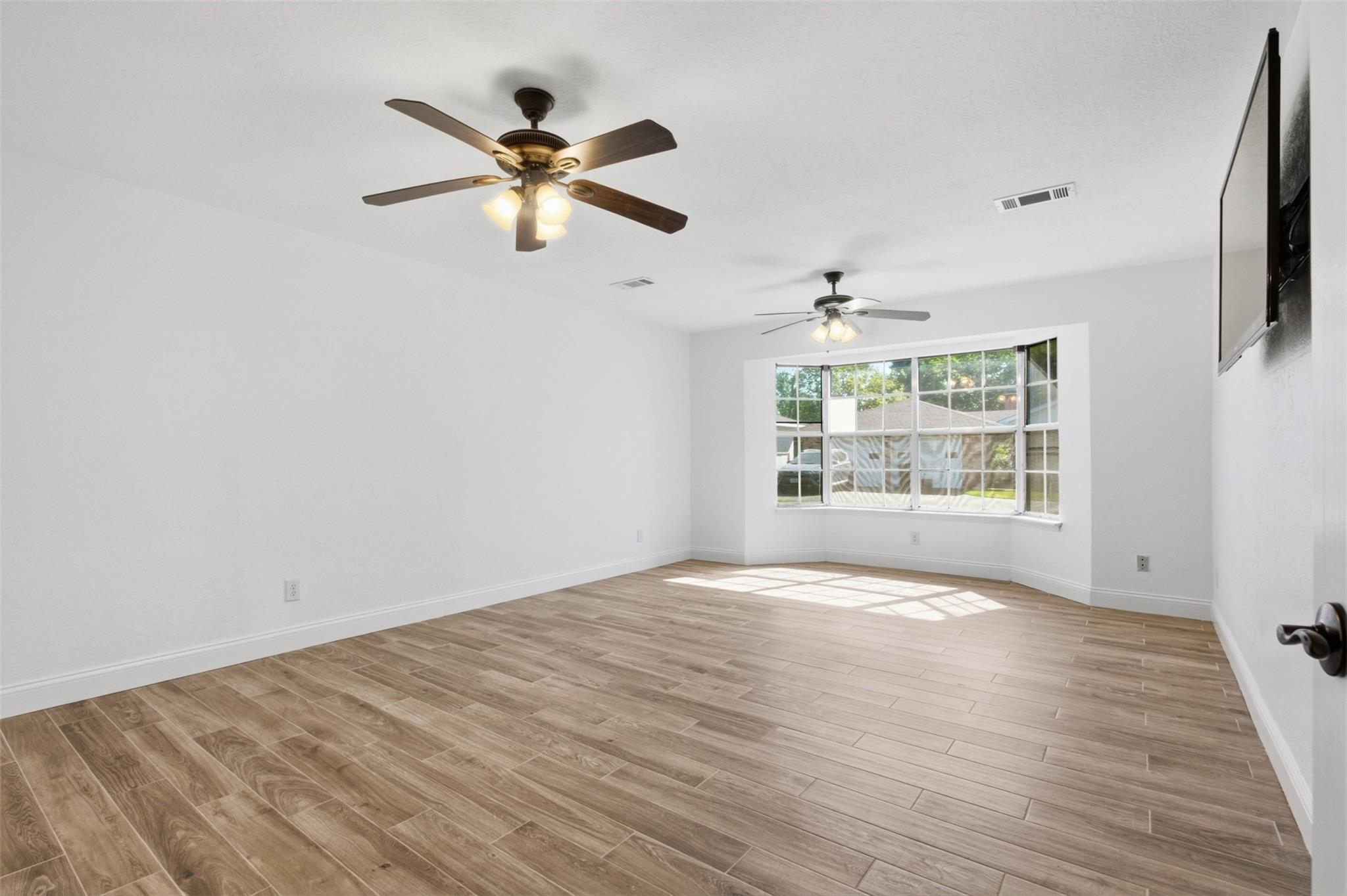 5902 Mccullough Street, Baytown Tx 77521 Property Photo 23