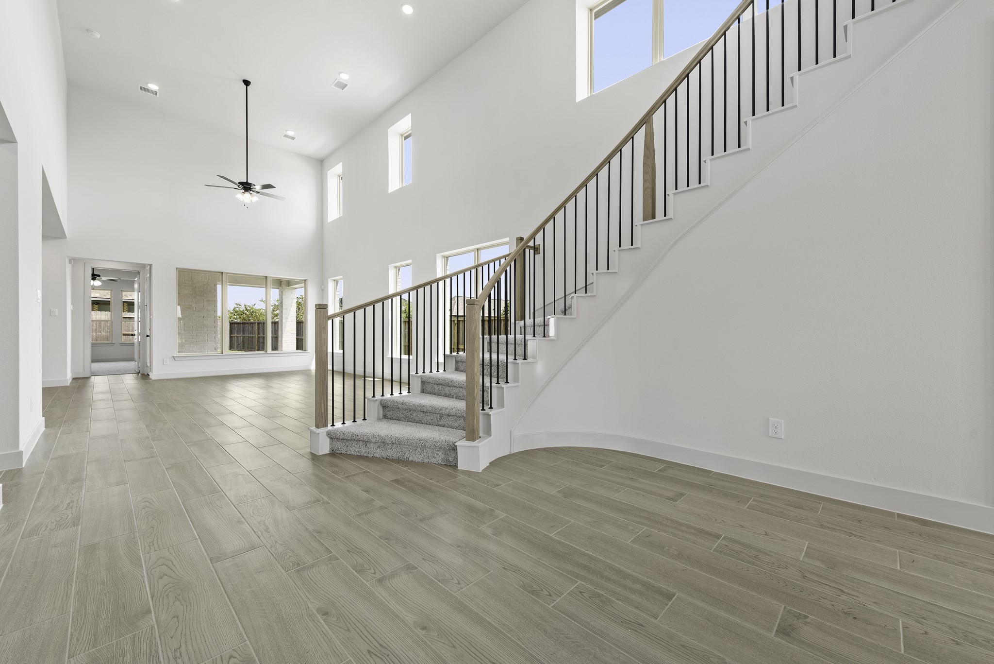 427 Twilight Meadow Way Property Photo 4
