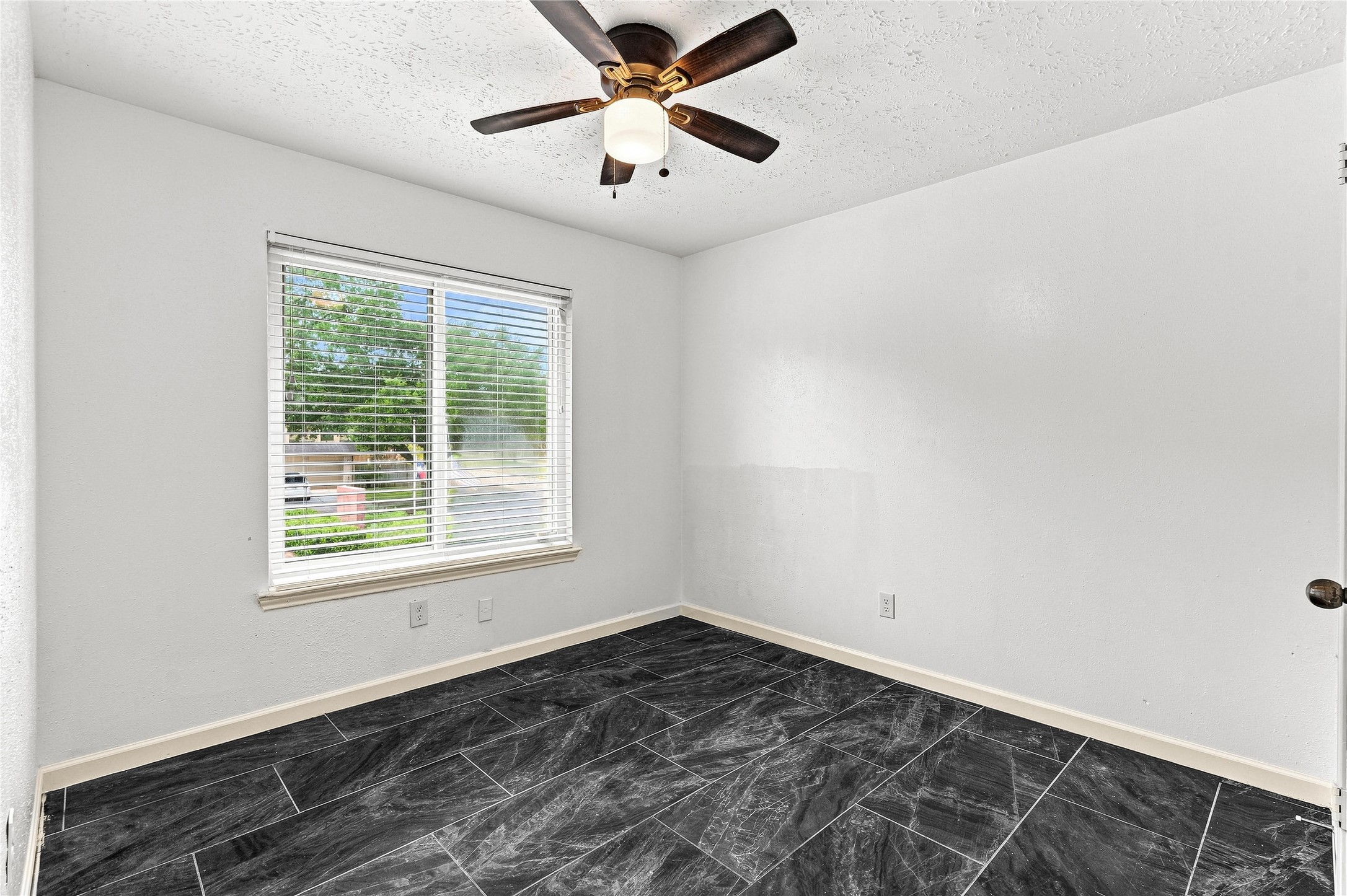 2122 Courtshire Lane Property Photo 17
