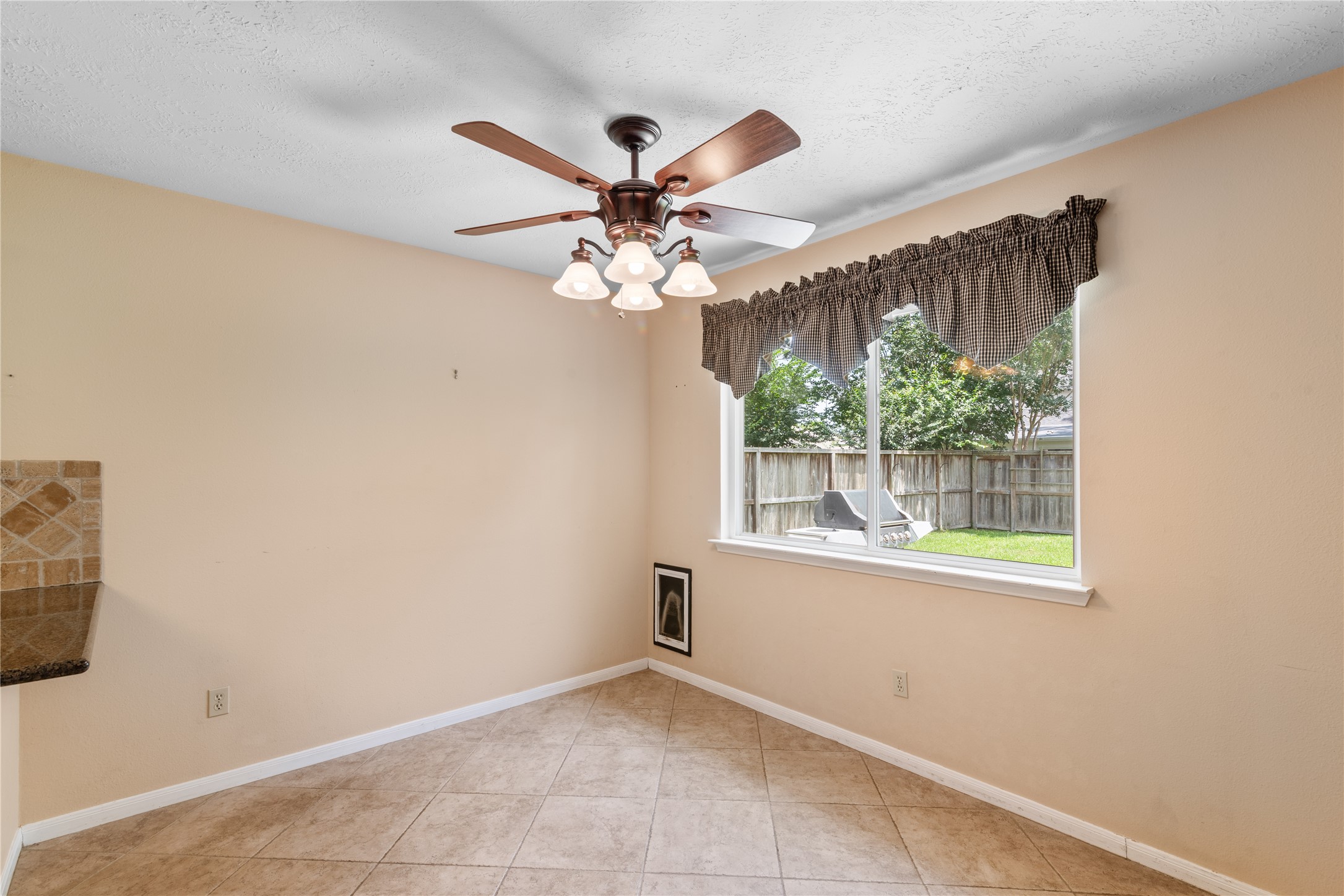 28806 Atherstone Street Property Photo 10
