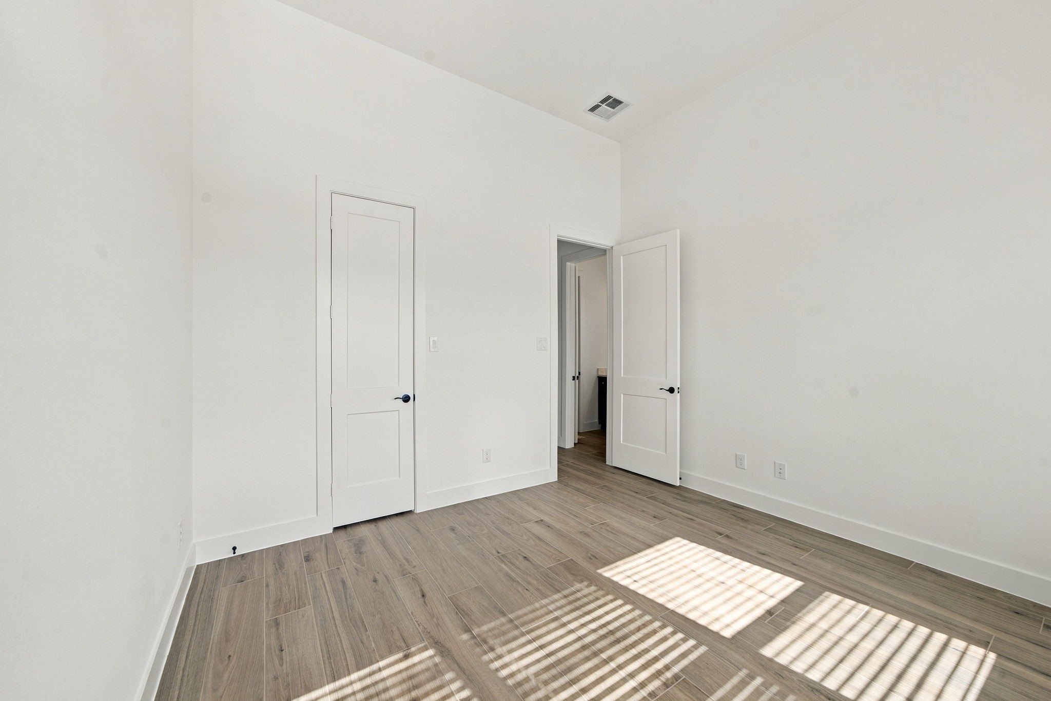 12234 Jacob Lane Property Photo 9