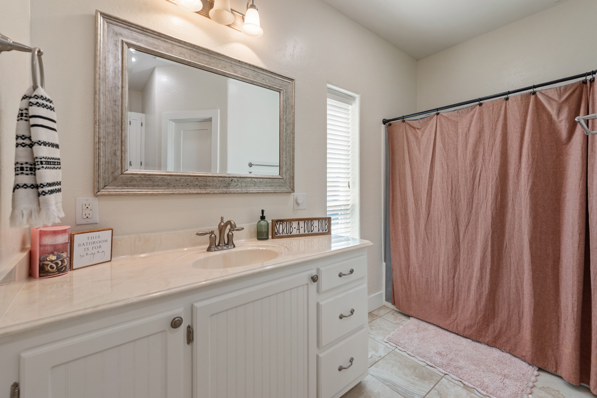 10905 Fm 1361 Property Photo 17