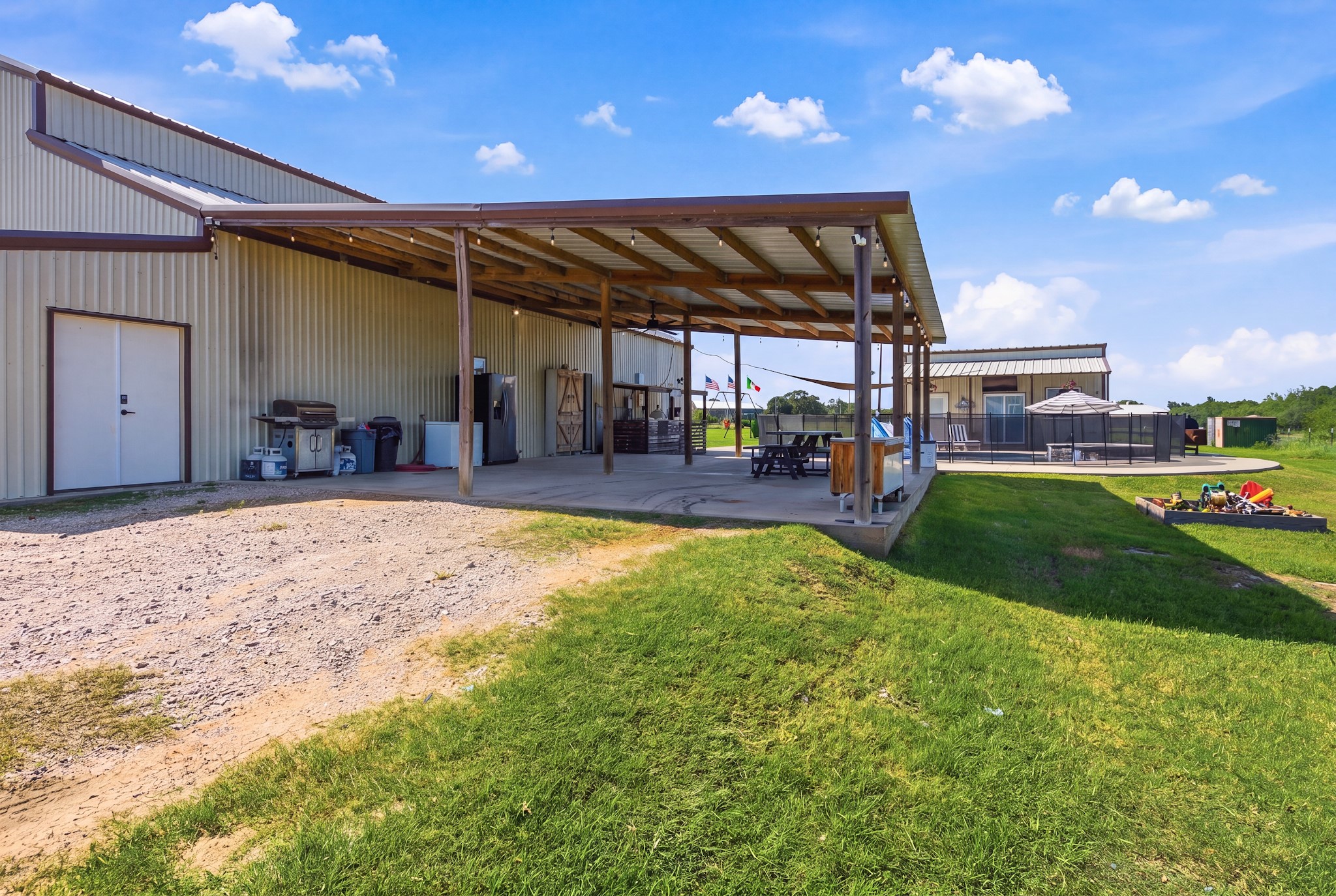10905 Fm 1361 Property Photo 29