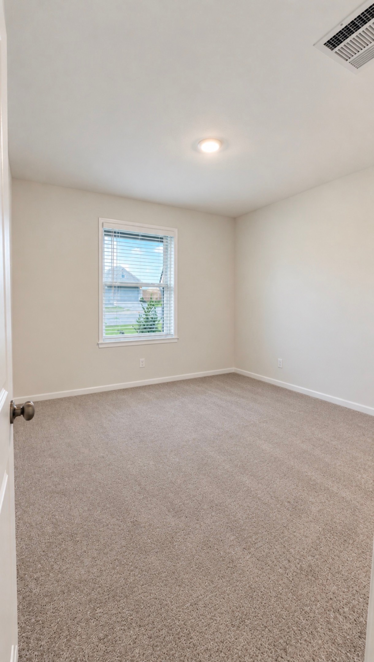2028 Solstice Landing Dr Property Photo 4