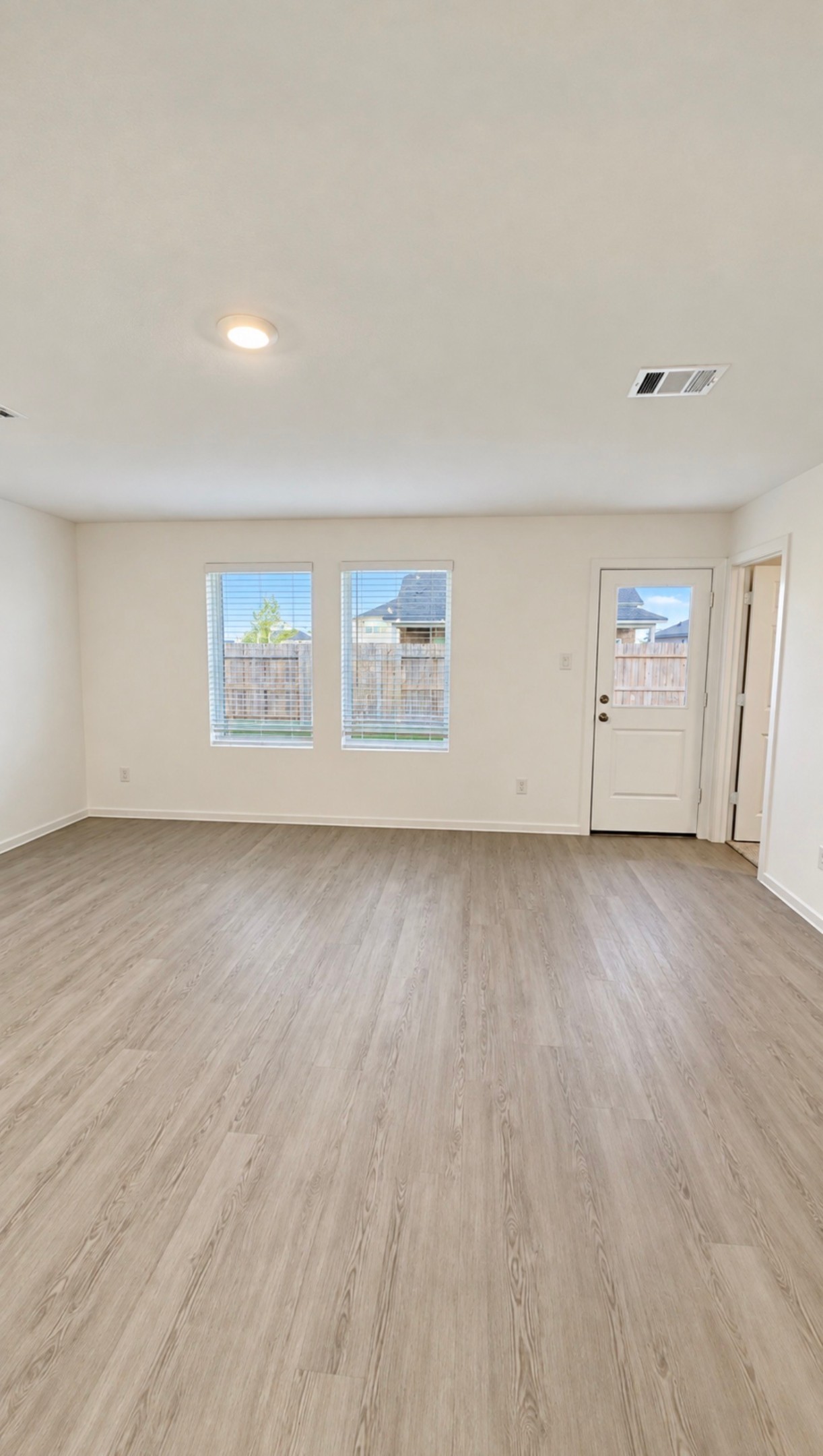 2028 Solstice Landing Dr Property Photo 11
