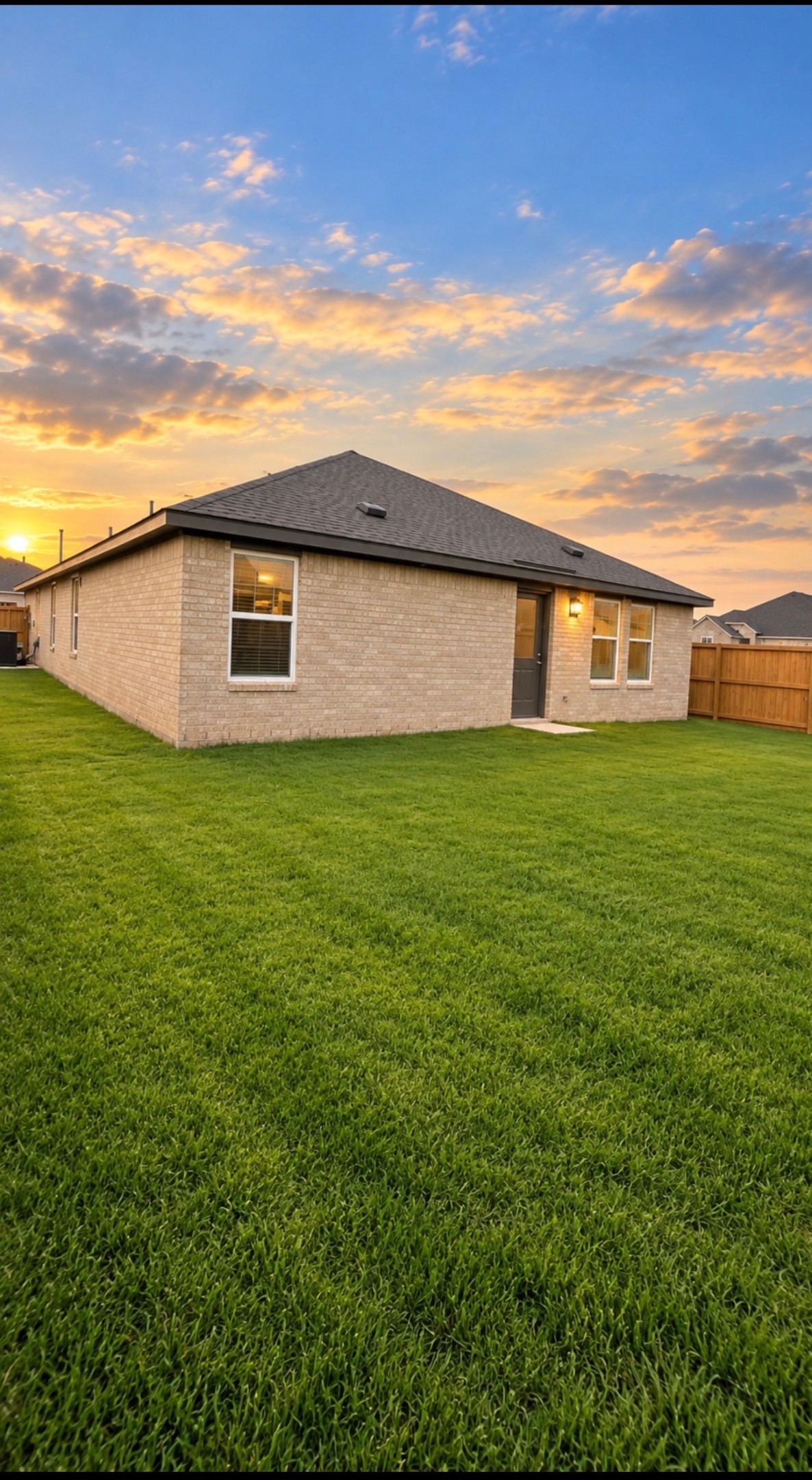 2028 Solstice Landing Dr Property Photo 29