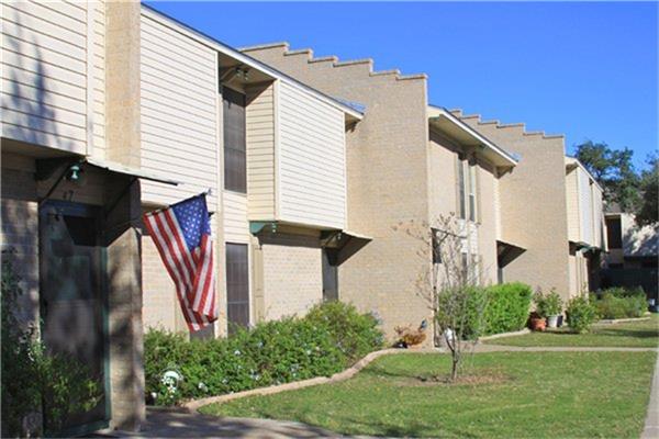 801 Greenbriar Drive Property Photo 1
