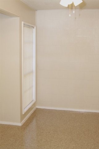 801 Greenbriar Drive Property Photo 9