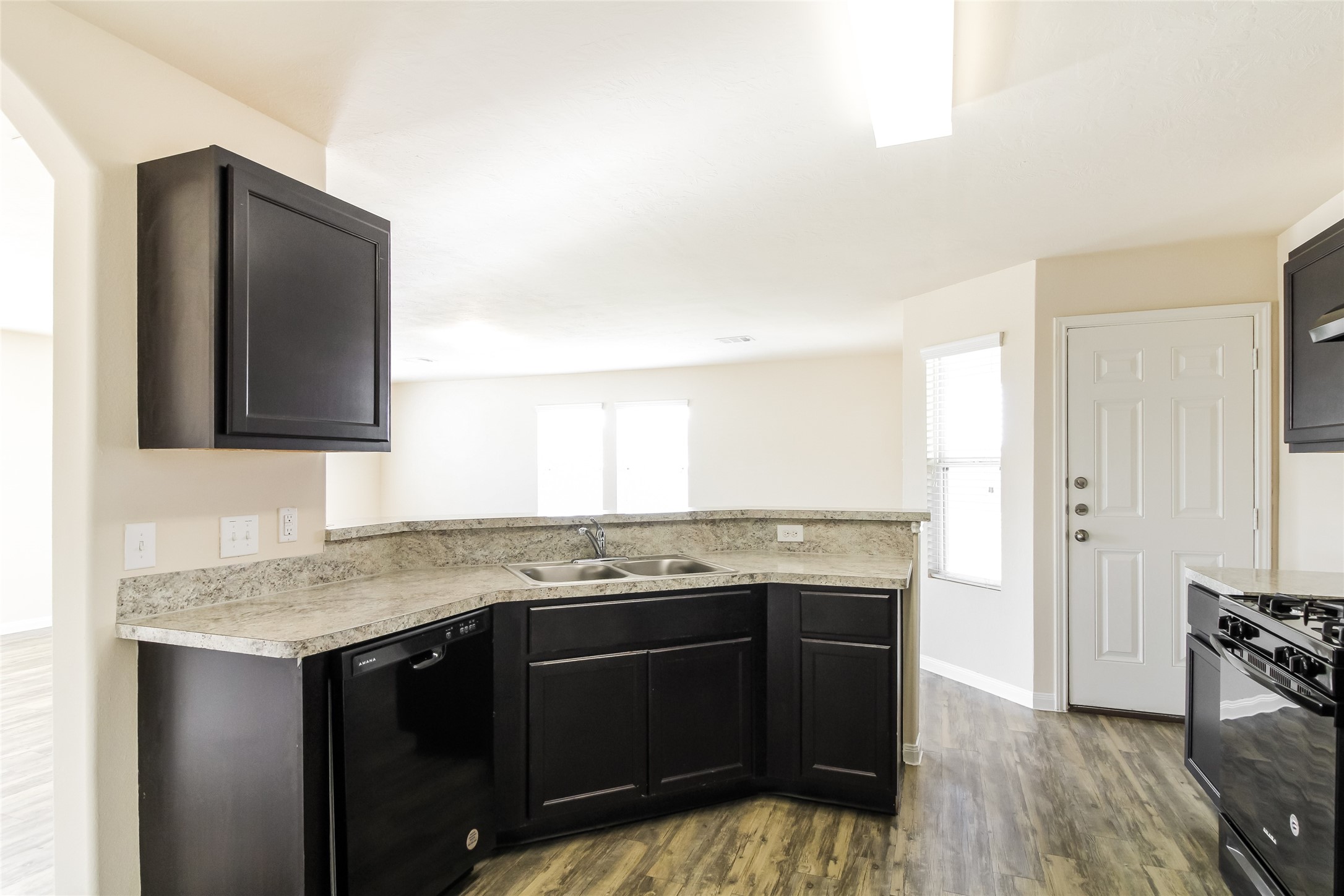 5907 Sunrise Light Drive Property Photo 3
