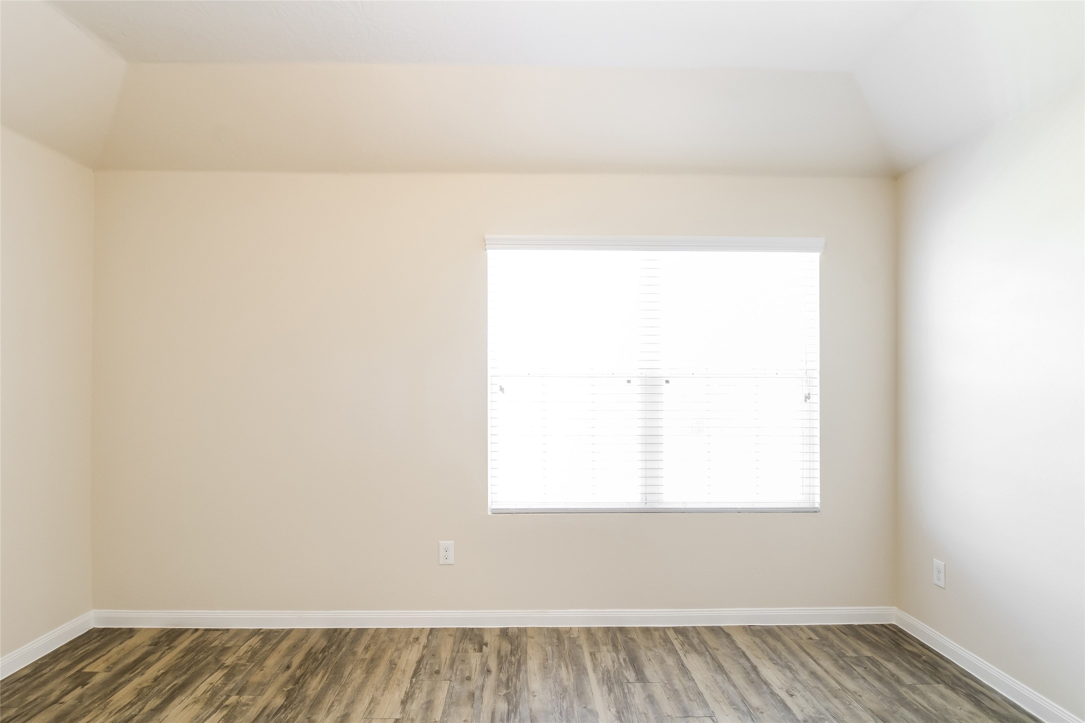 5907 Sunrise Light Drive Property Photo 7