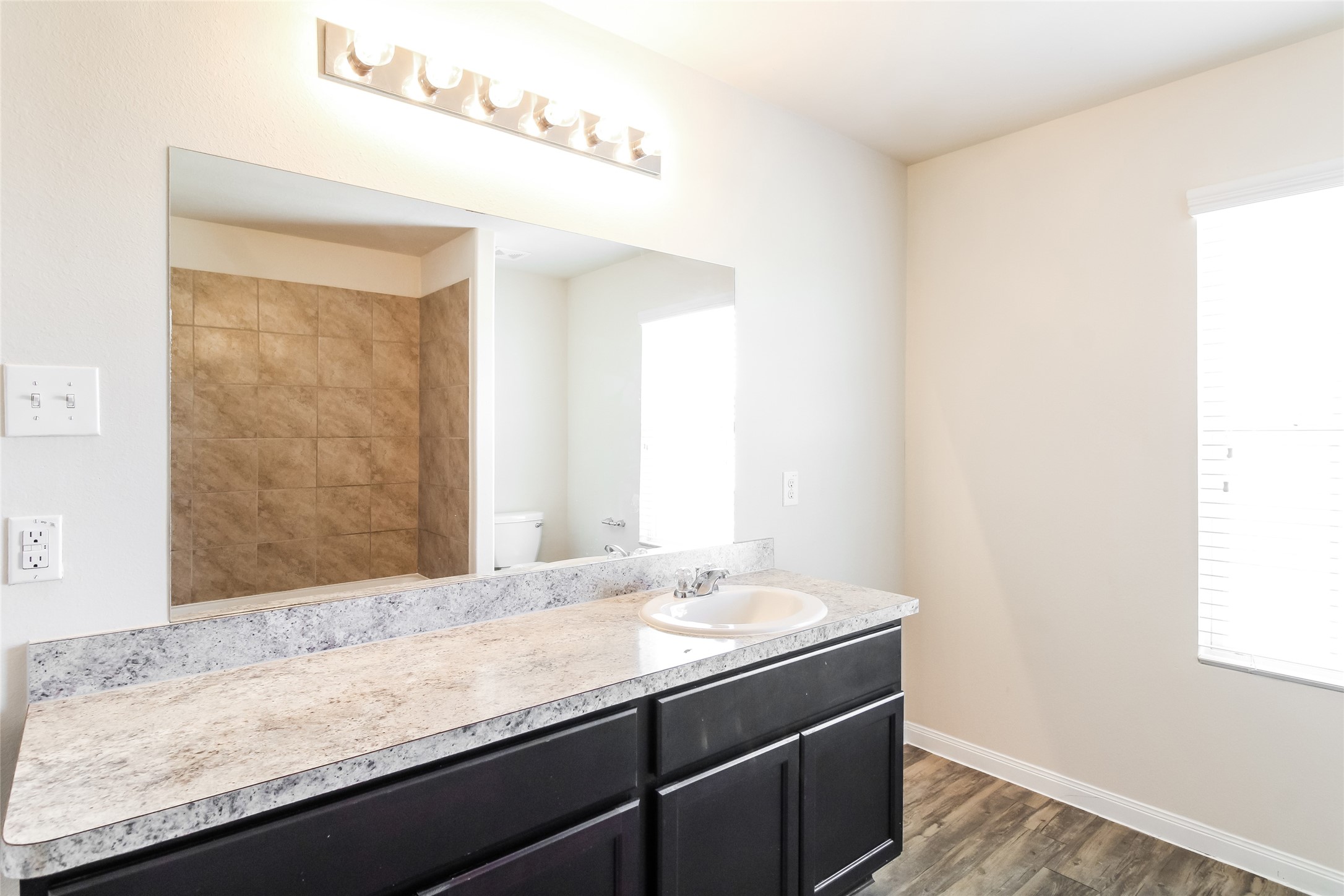 5907 Sunrise Light Drive Property Photo 9