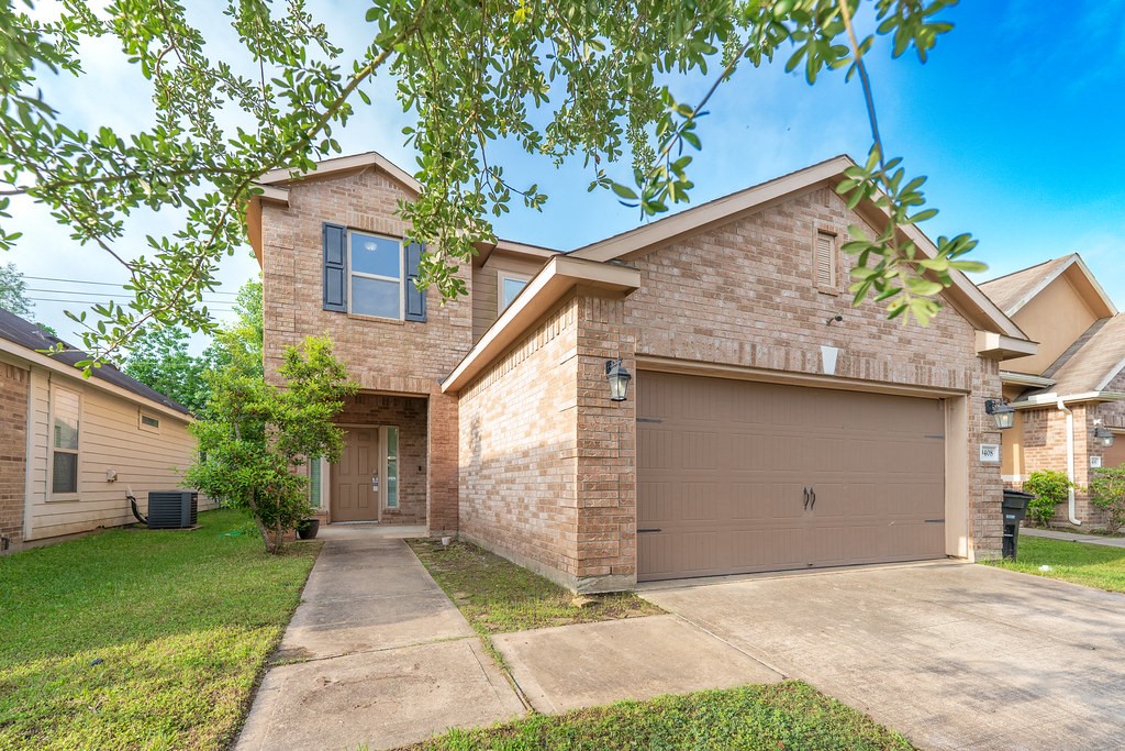 9408 Savannah Holly Drive Property Photo 1