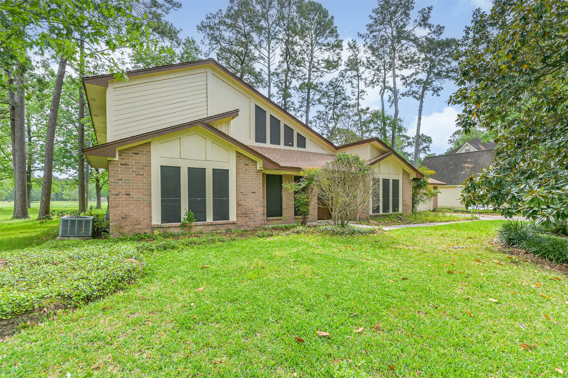 16040 Dunes Drive Property Photo 1